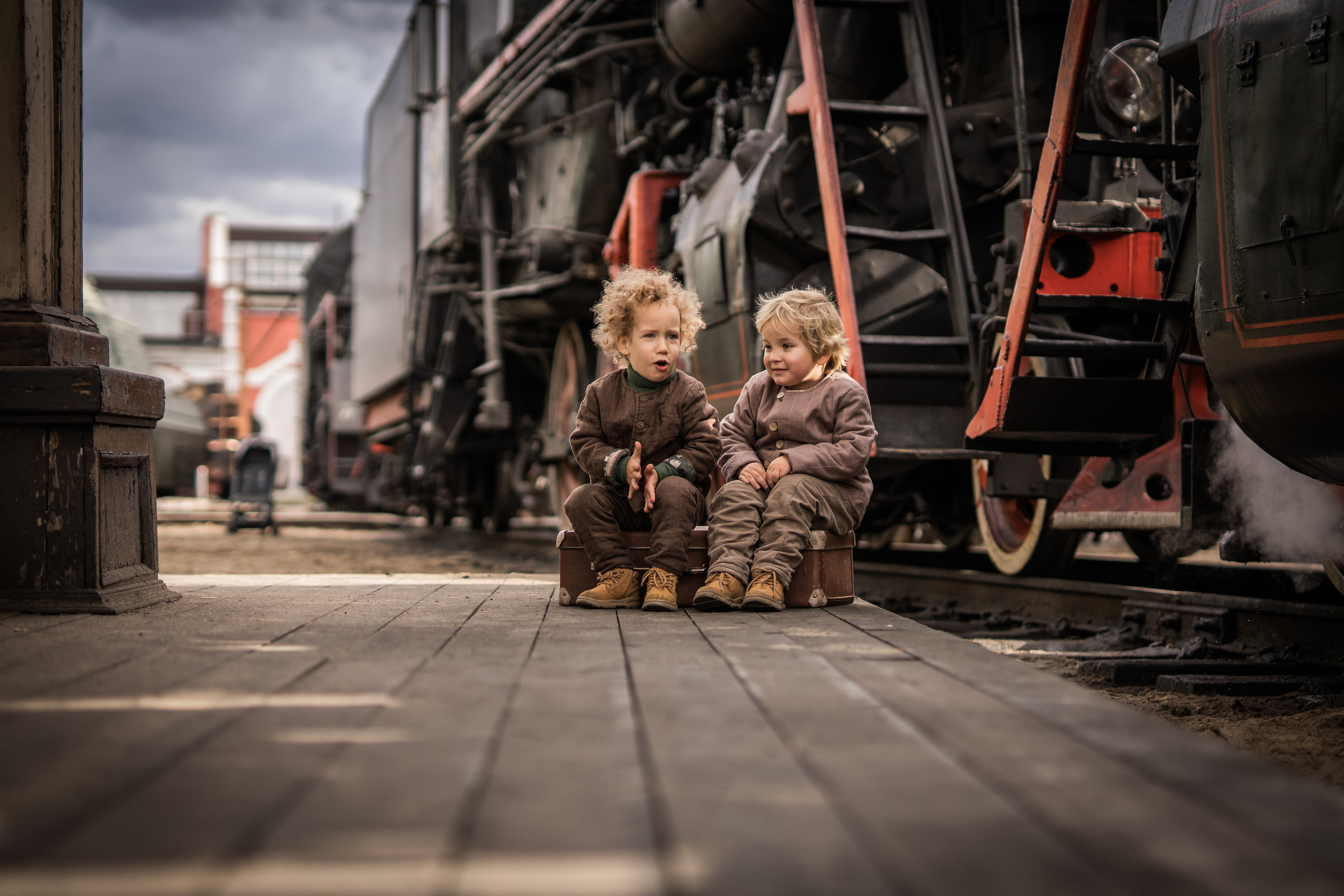 Паровозы, дети, осень. Семейный фотограф Ефремова Виктория