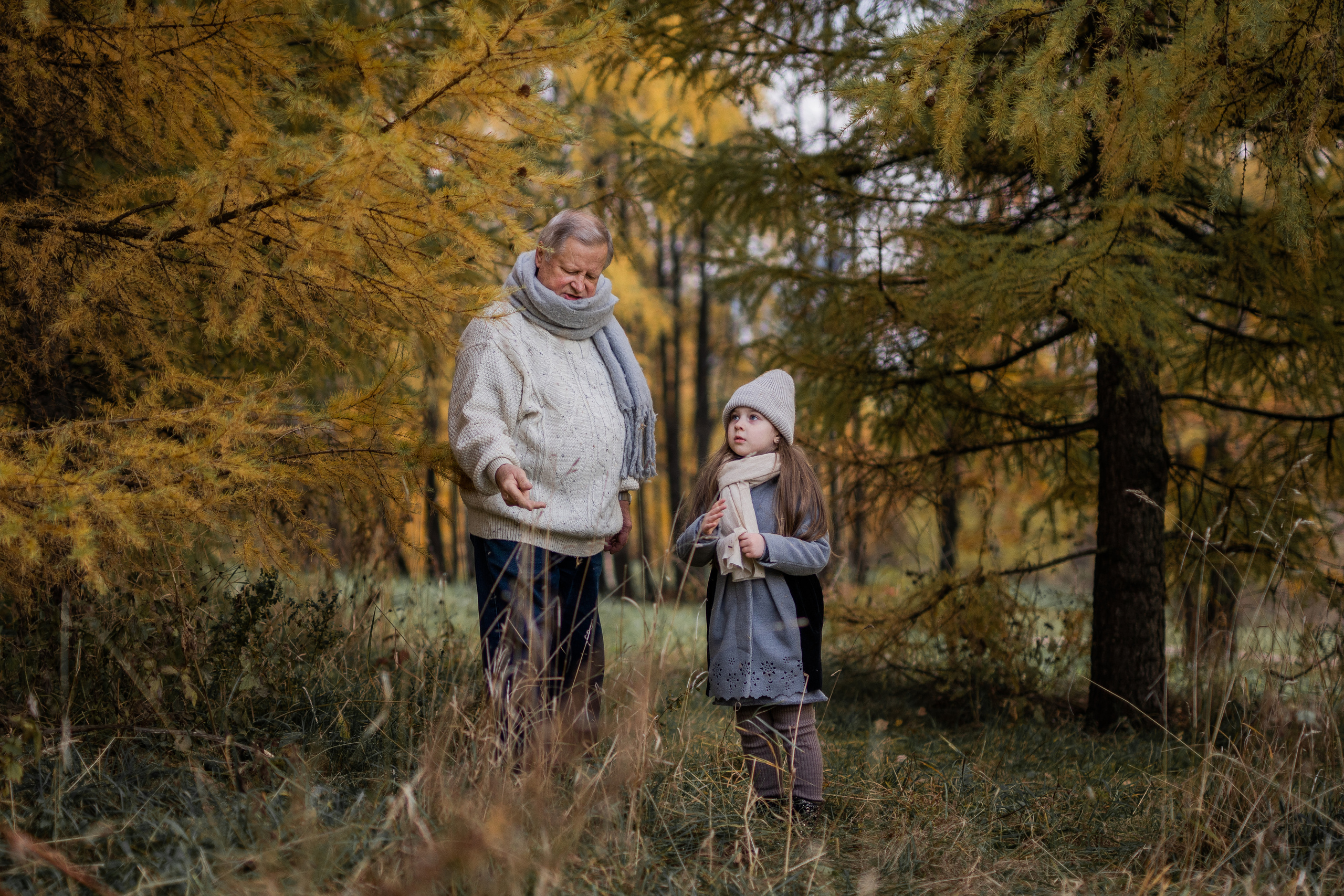 Прогулка с бабушкой и дедушкой. Семейный фотограф Ефремова Виктория
