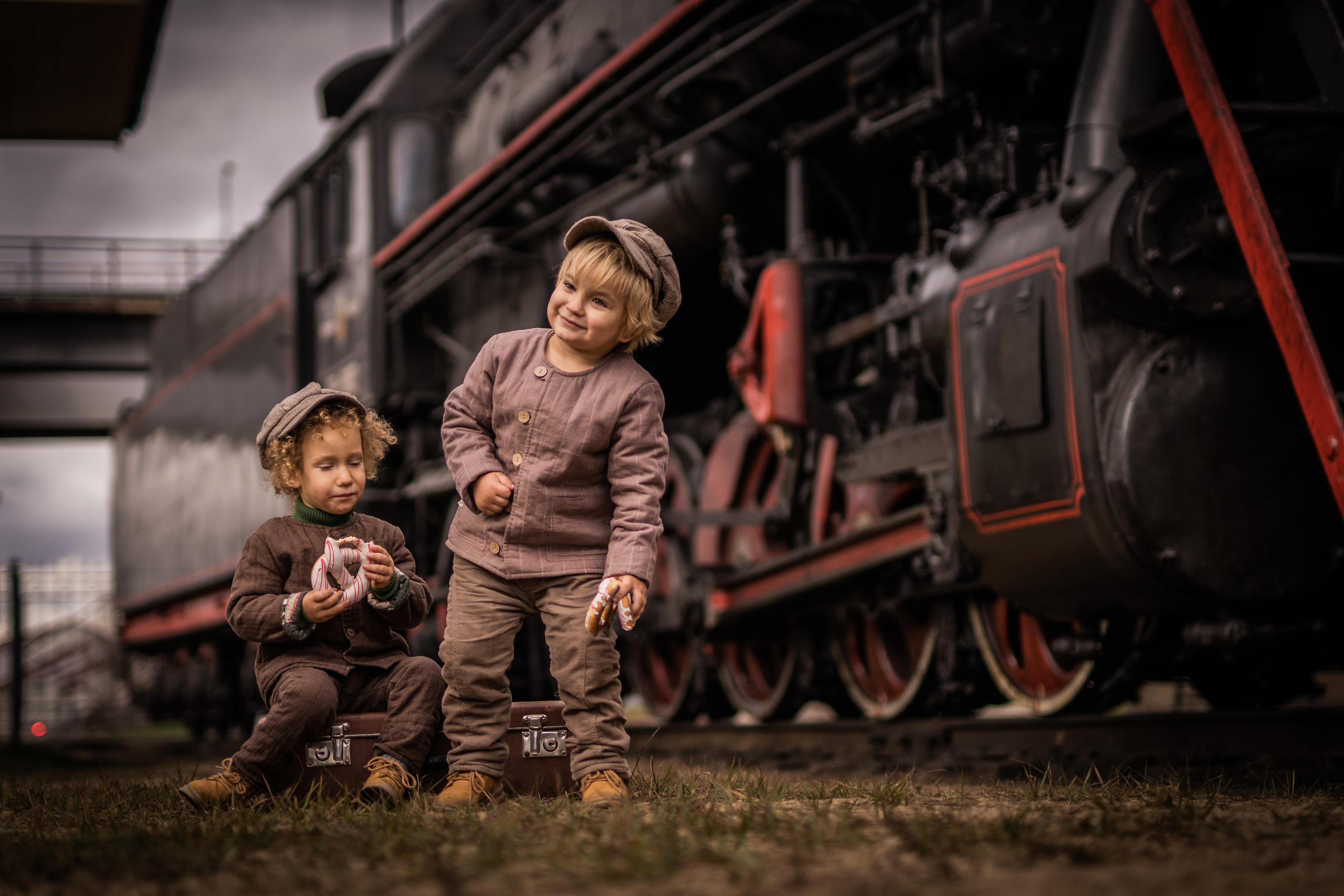 Паровозы, дети, осень. Семейный фотограф Ефремова Виктория