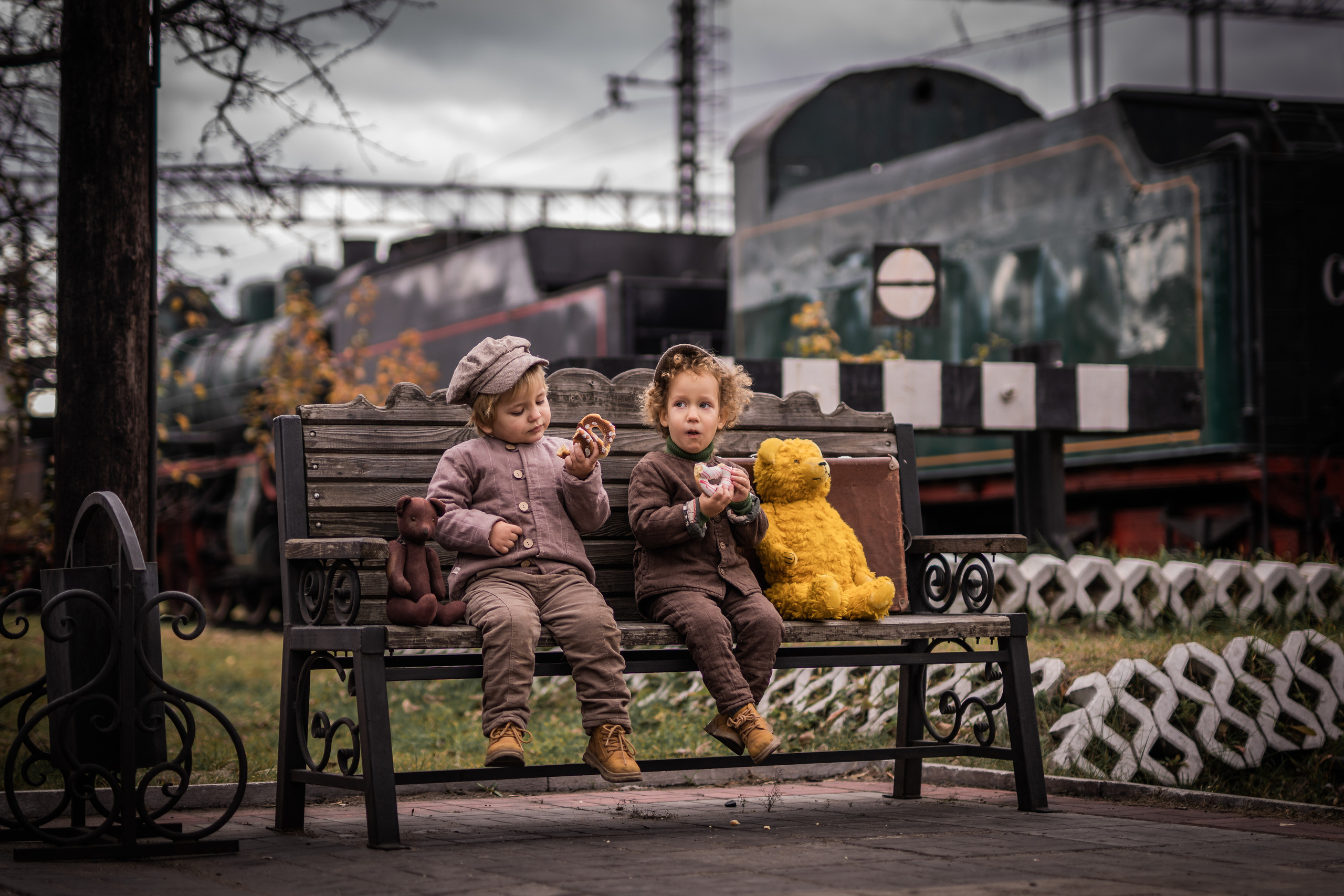 Паровозы, дети, осень. Семейный фотограф Ефремова Виктория