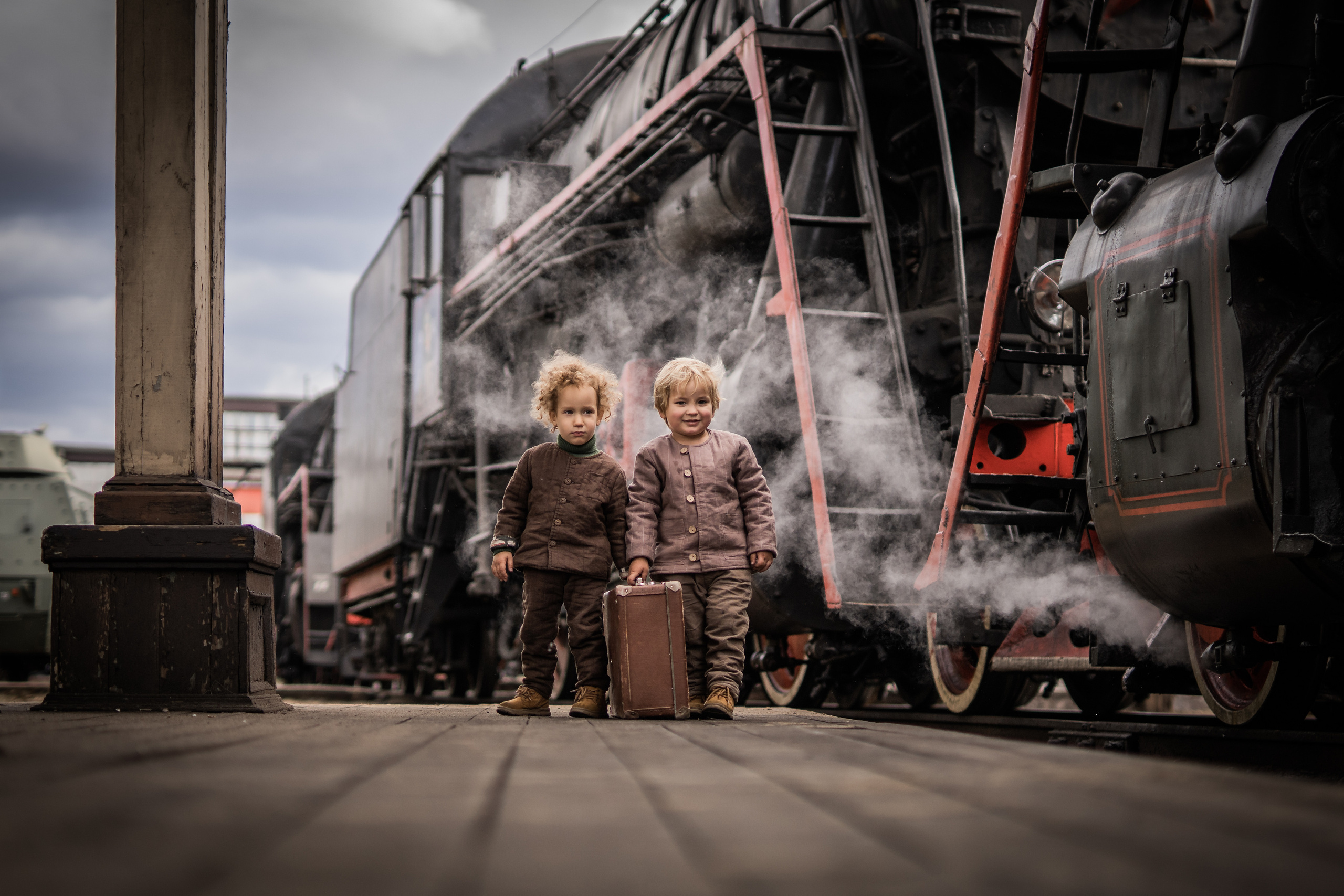 Паровозы, дети, осень. Семейный фотограф Ефремова Виктория