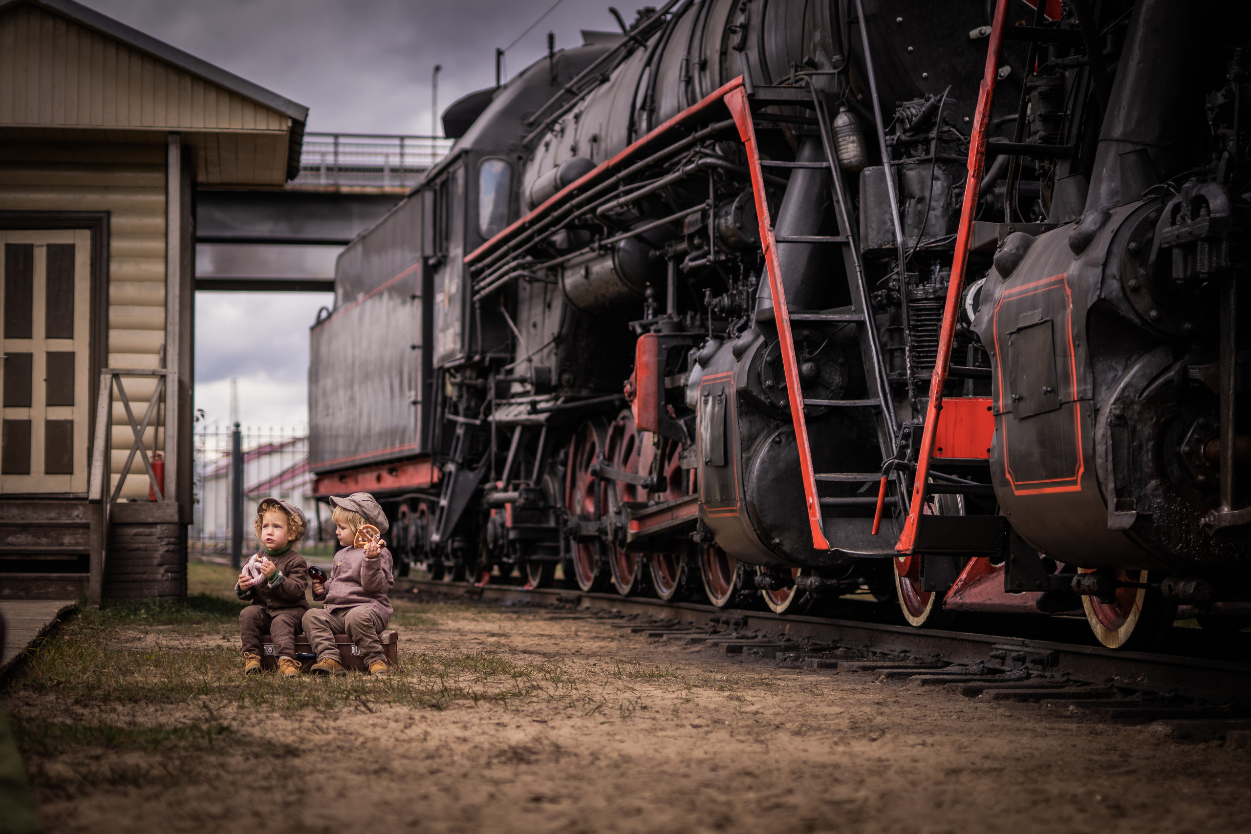 Паровозы, дети, осень. Семейный фотограф Ефремова Виктория