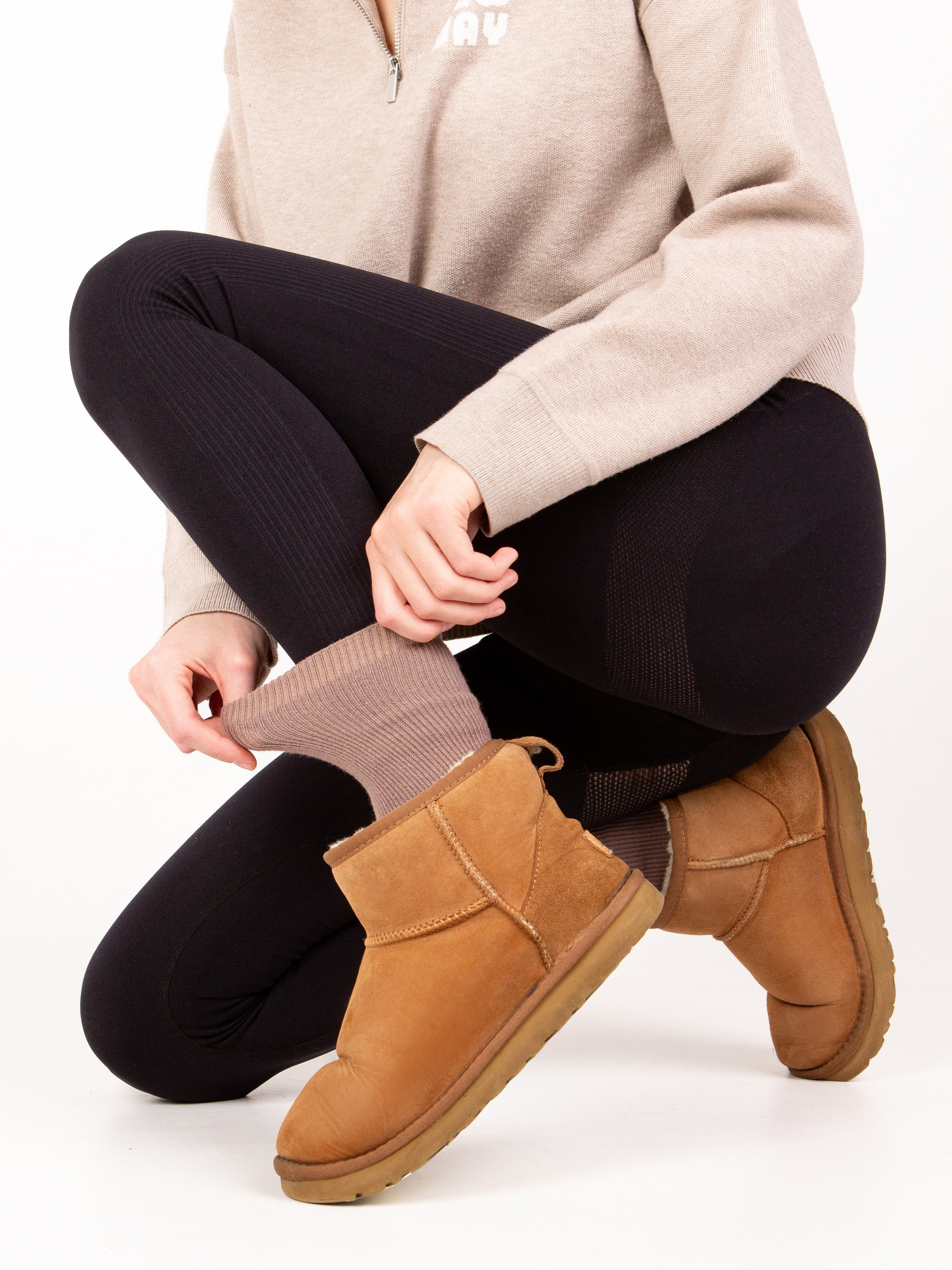 Обувь // Носки. DEWA | фотостудия для маркетплейсов