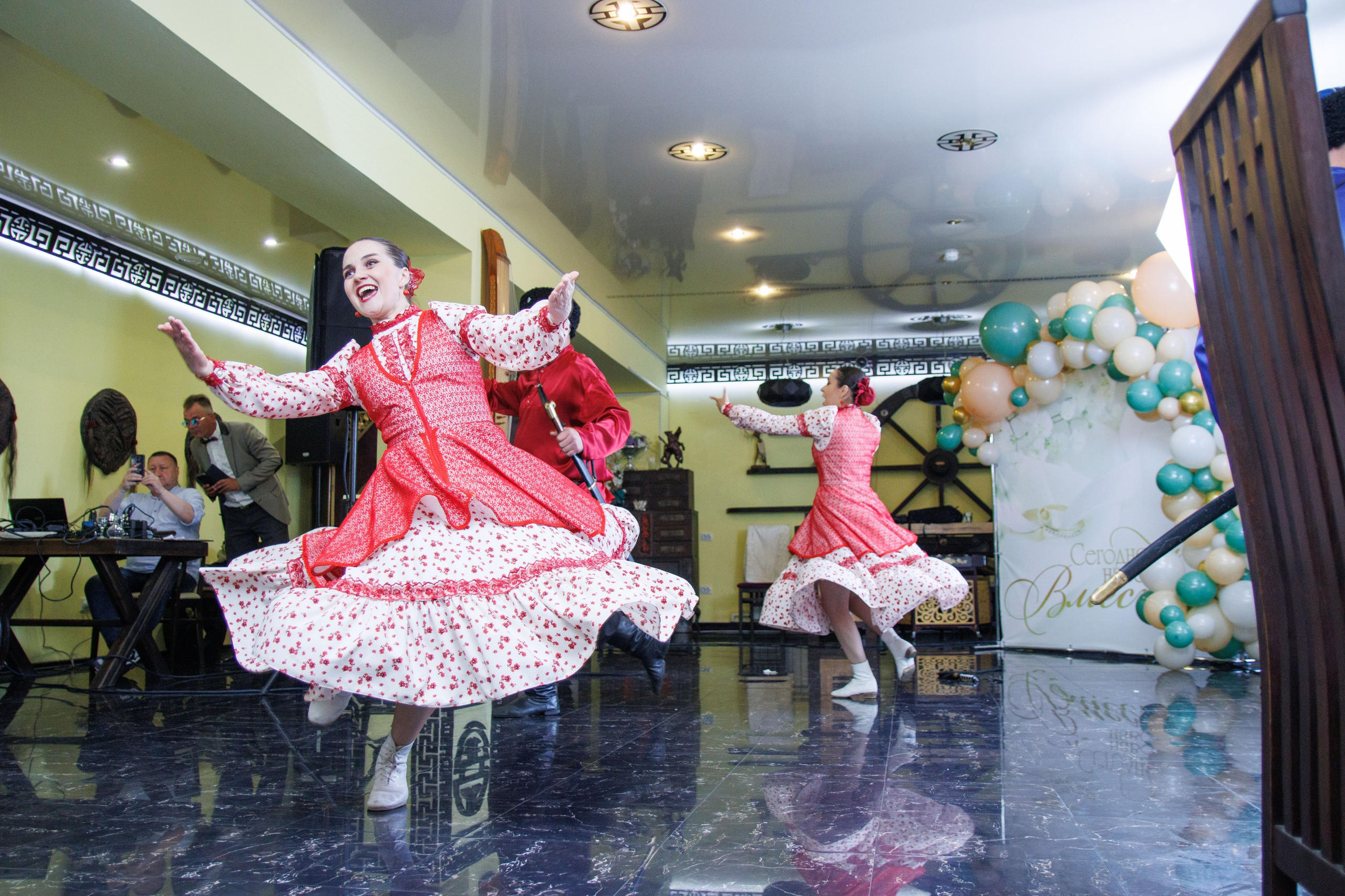 Главная. Репортажный фотограф на дни рождения и юбилеи в Улан-Удэ — Алексей Раднаев