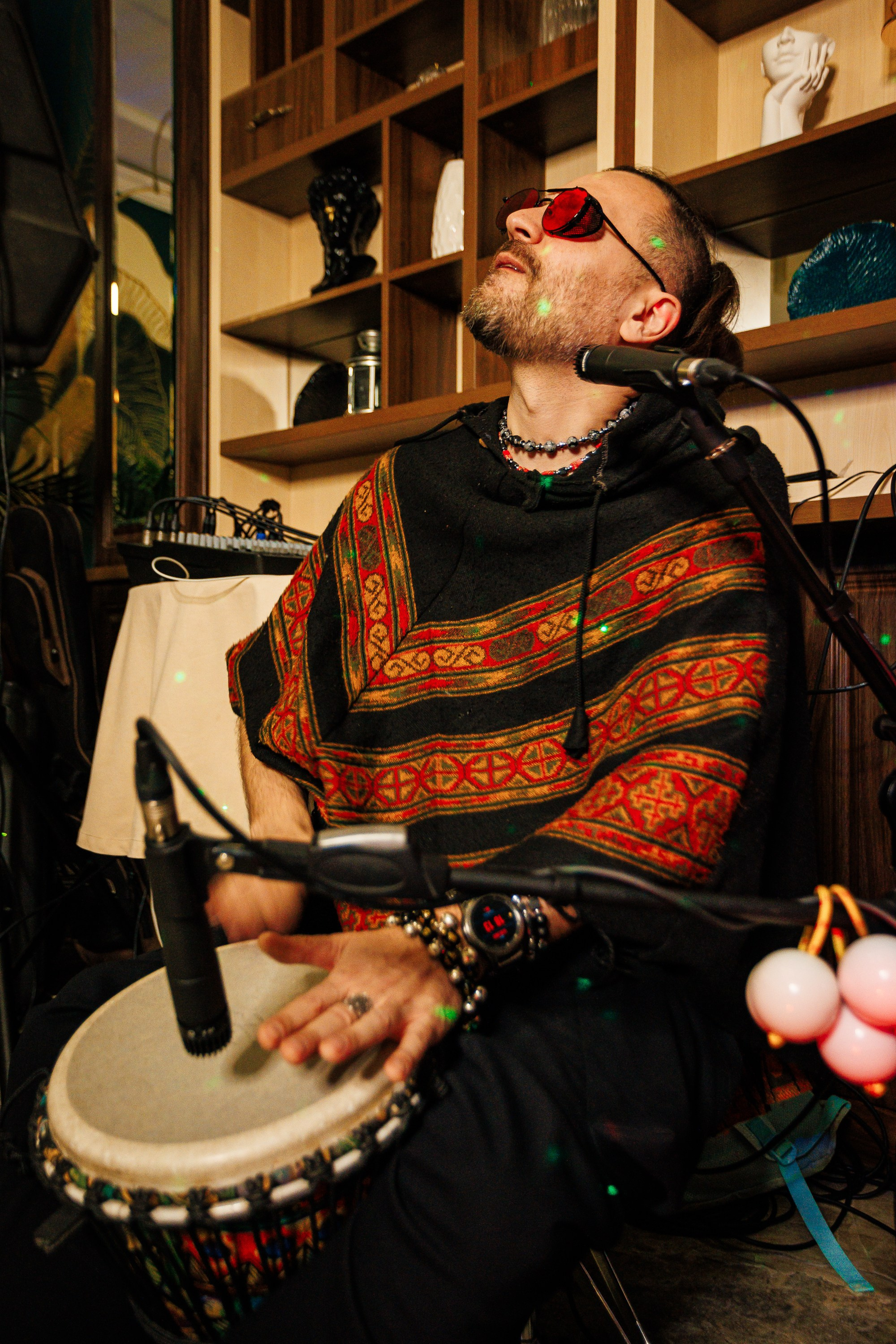 Музыкальные вечера. Квартирник. Александр Конецкий_Чистые пруды_Симферополь_16.02.2025. Аминов Руслан | Фотограф