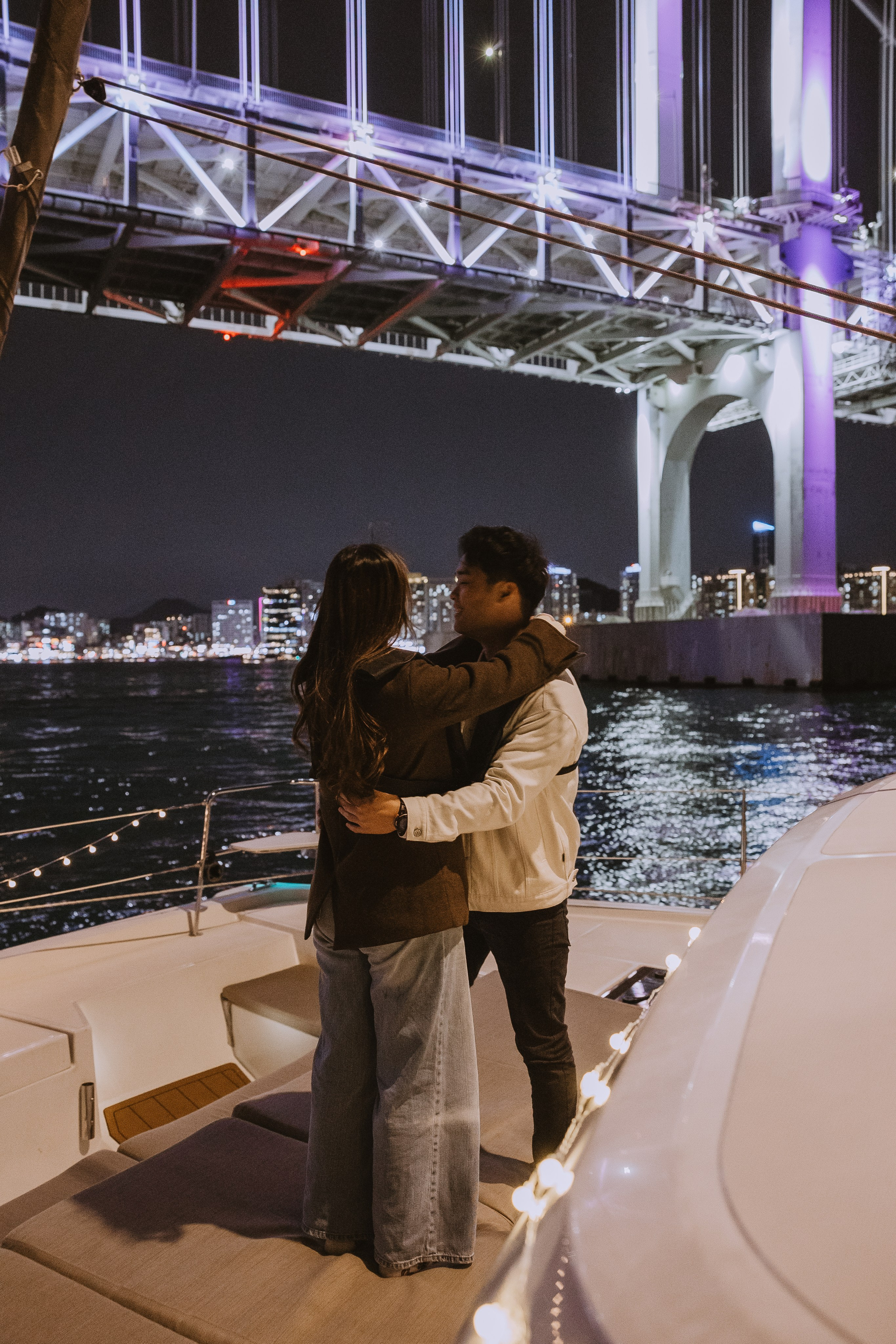 Предложение руки и сердца на яхте во время вечерней прогулке в Пусане. ВАШ ФОТОГРАФ В ПУСАНЕ (Южная Корея) Александра Ануфрий
