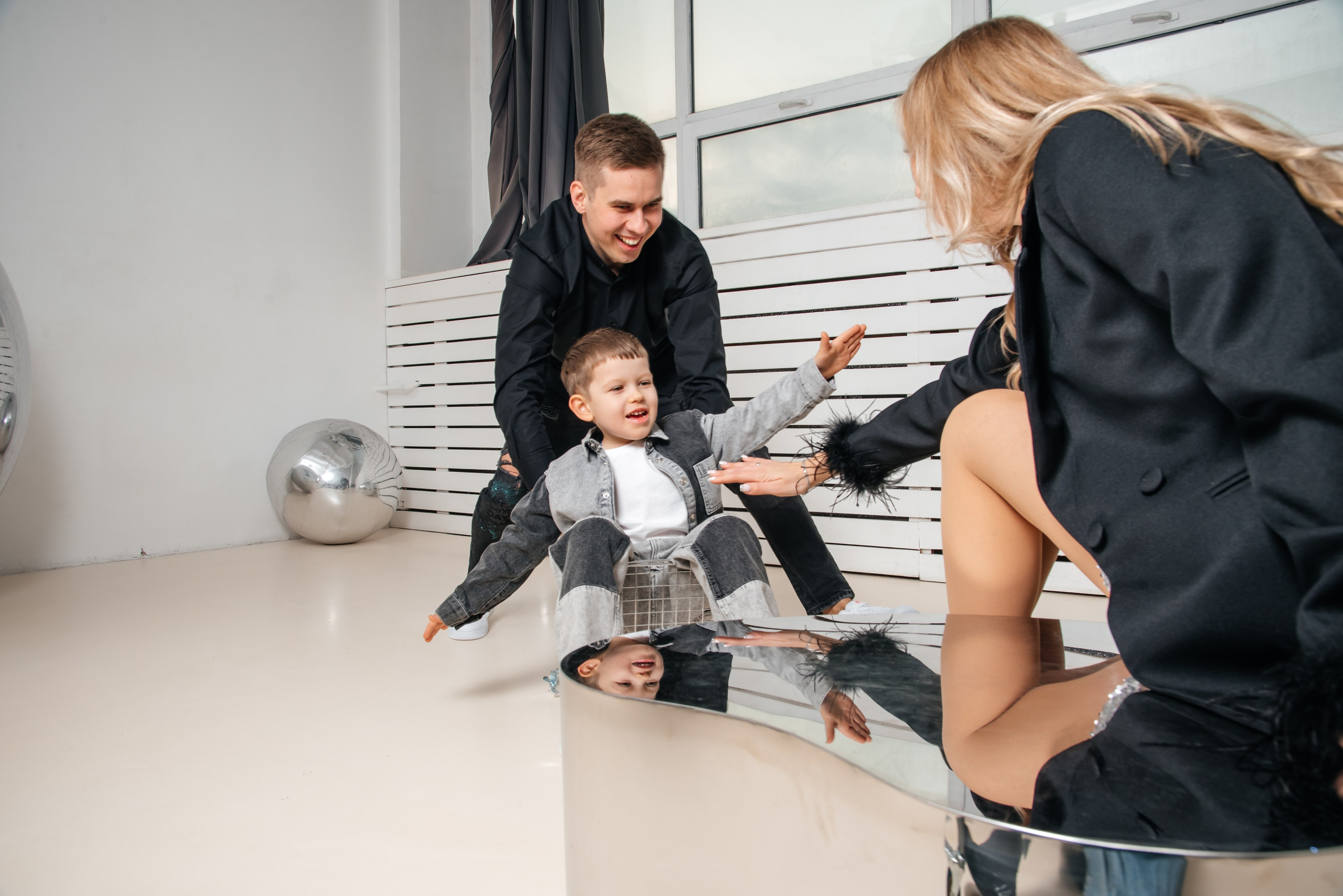 Семейная фотосессия в студии. Свадебный и семейный фотограф в Москве Елена Брюханова