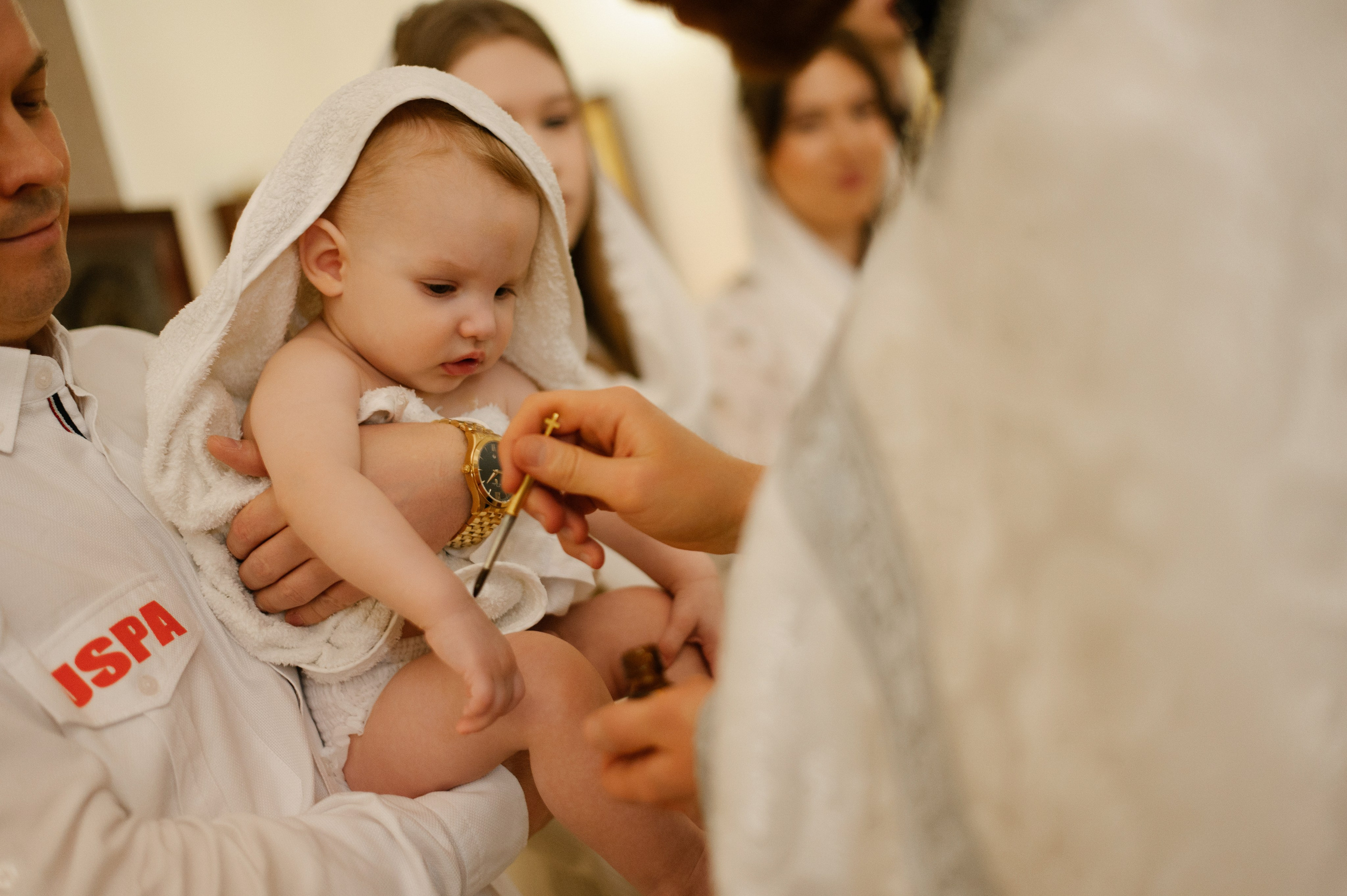 Фотограф на крещение. Фотосессия таинства крещения. Храм блаженной Матроны Московской в Дмитровском. Семейный и свадебный фотограф в Москве Татьяна Николаева