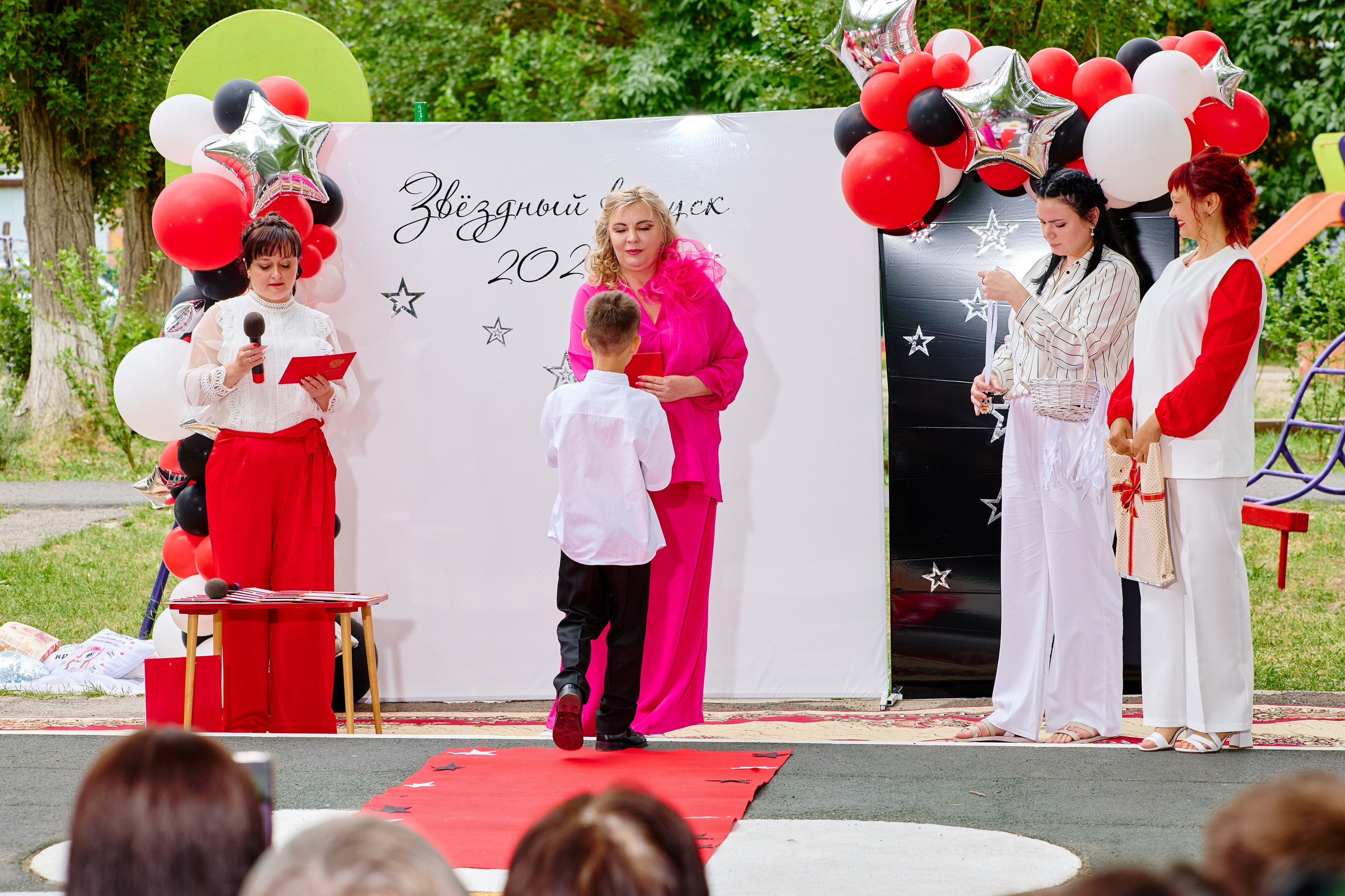 Выпускной 45 сад. Фотограф Выпускные альбомы Таганрог Сергей Коробченко