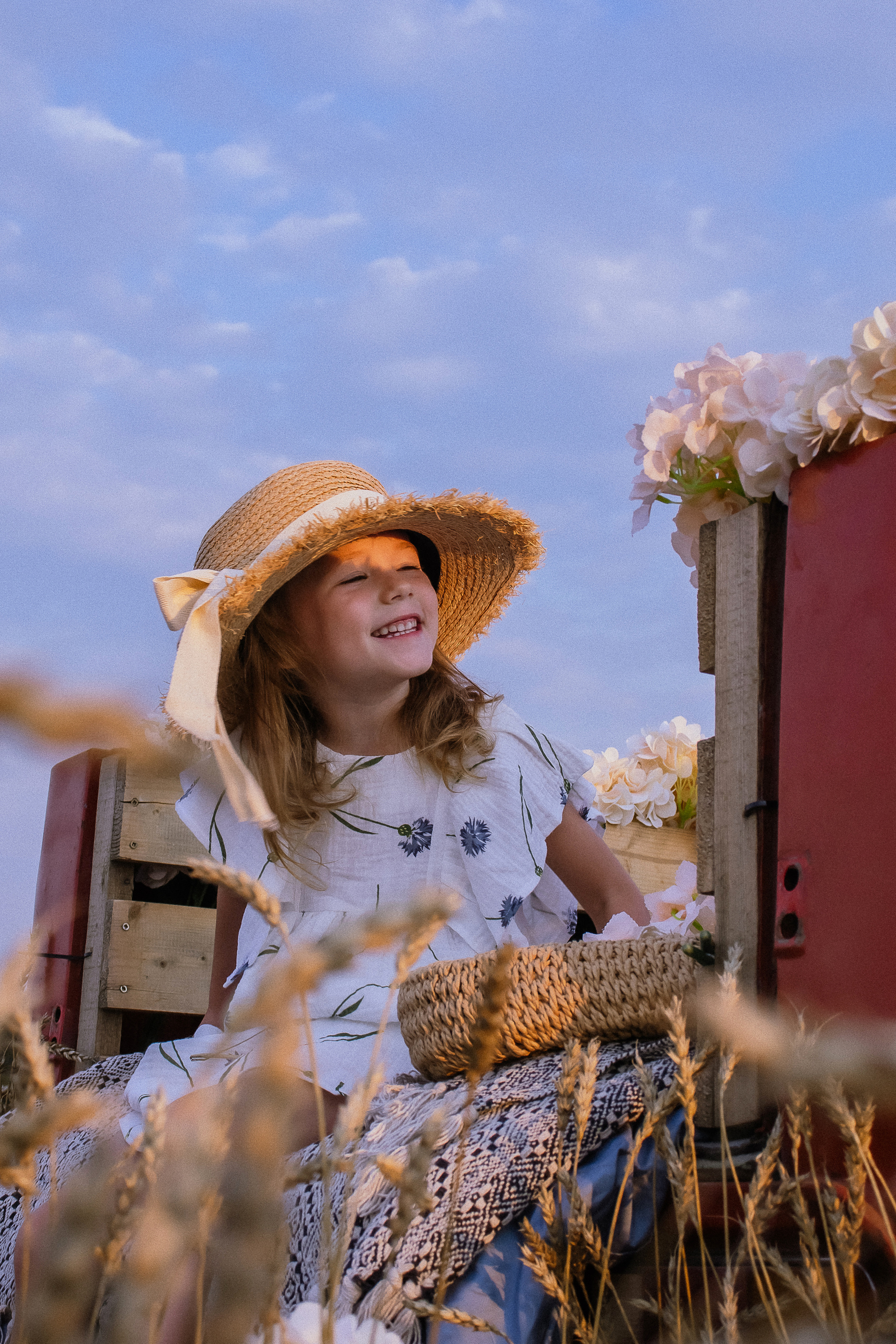 Семейная в пшеничном поле: Анастасия, Дмитрий и Алисия. Фотограф Екатеринубрг/Верхняя Пышма