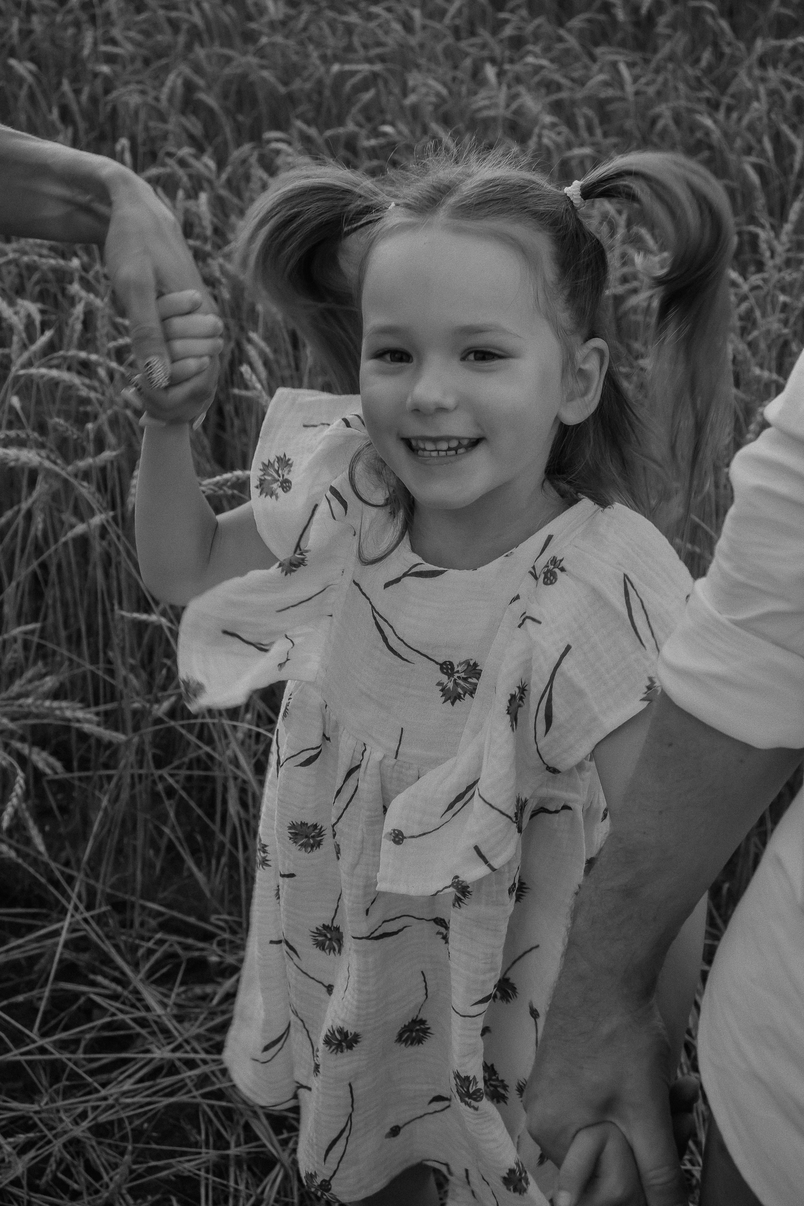 Семейная в пшеничном поле: Анастасия, Дмитрий и Алисия. Фотограф Екатеринубрг/Верхняя Пышма