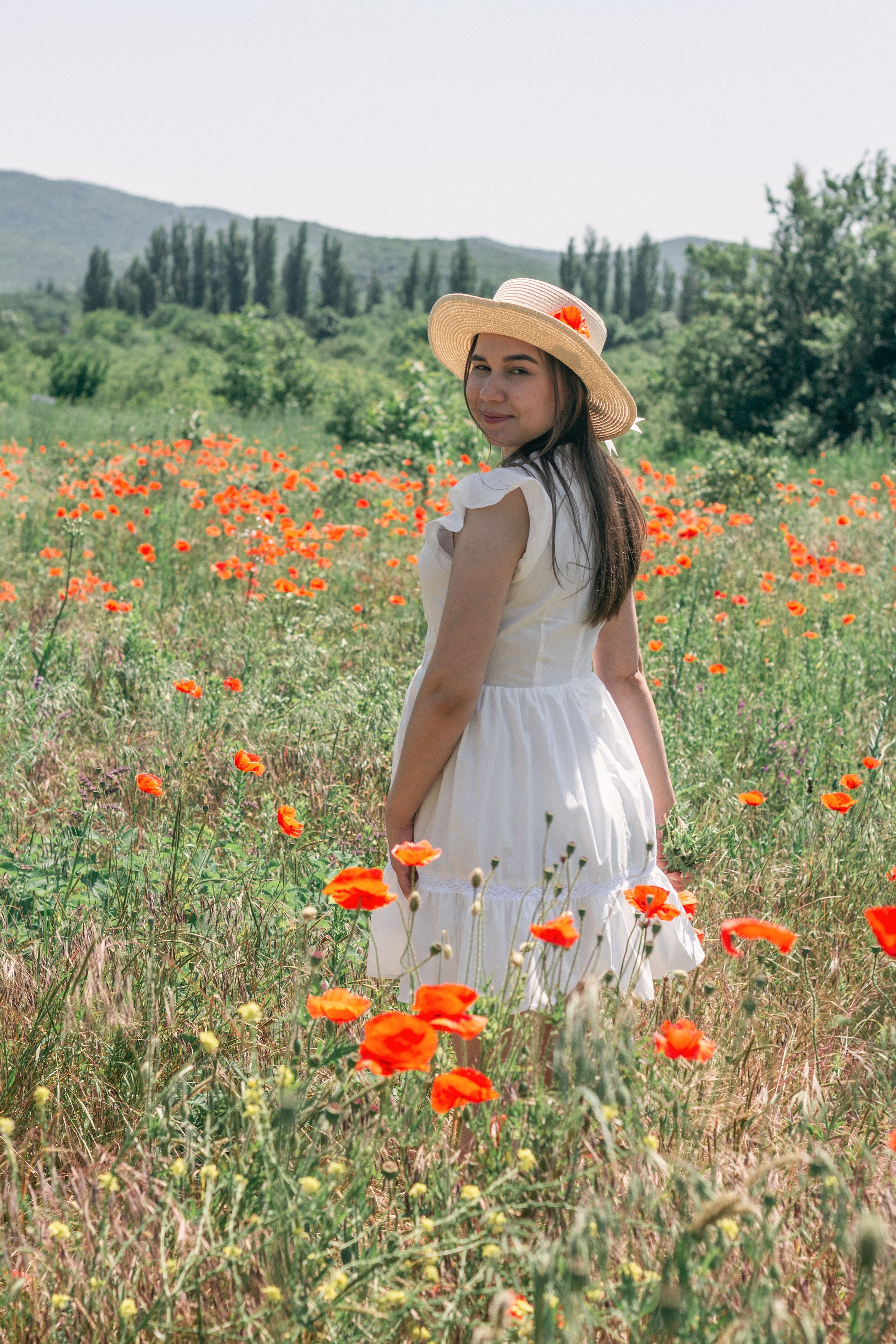 Фотосессия в маковом поле Анапа. Фотограф в Анапе Олег Зекерьяев