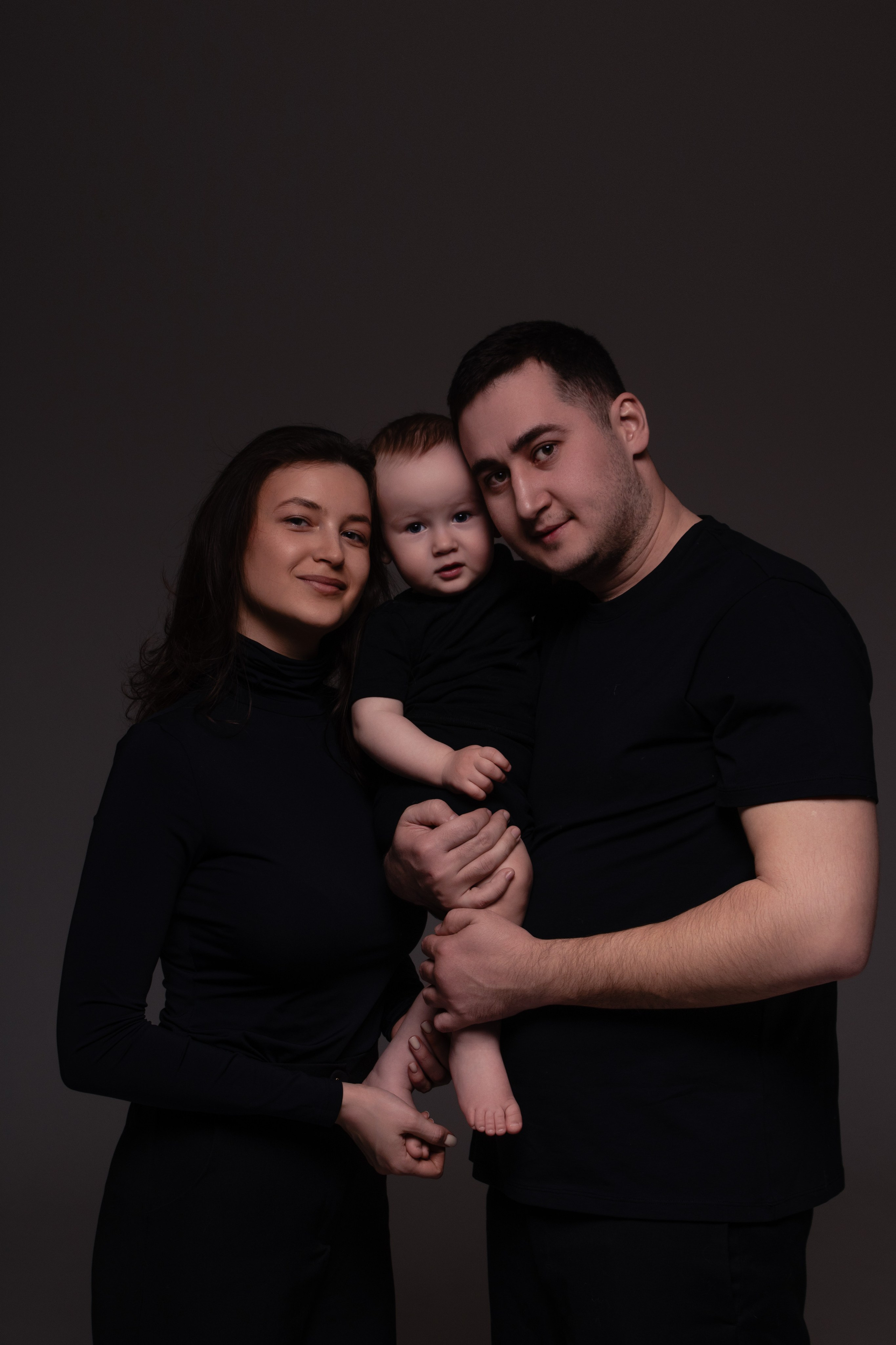 Семейная съемка на циклораме. Фотограф продюсер съемок Йолдыз Плетнева