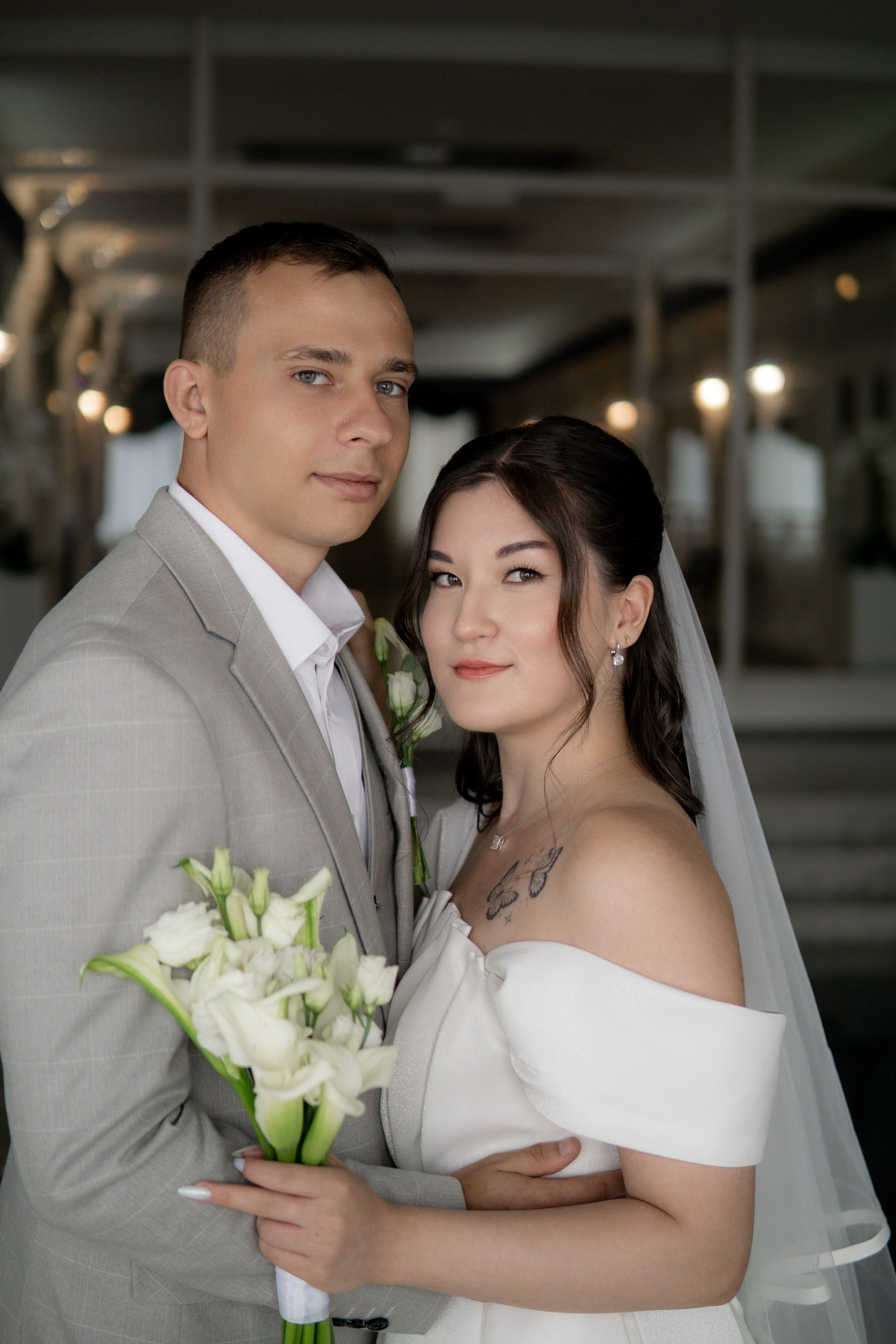 Свадебные фотосессии во дворцах и ЗАГСах Санкт- Петербурга. Свадебный фотограф Александр Невский в Санкт-Петербурге