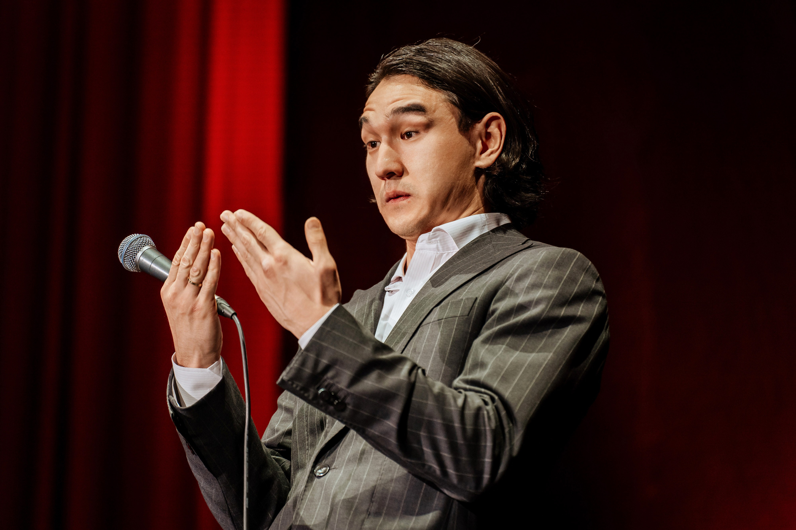 Сольный концерт Нурлана Сабурова. Свадебный и репортажный, фуд фотограф в Новороссийске Евгений Александриди