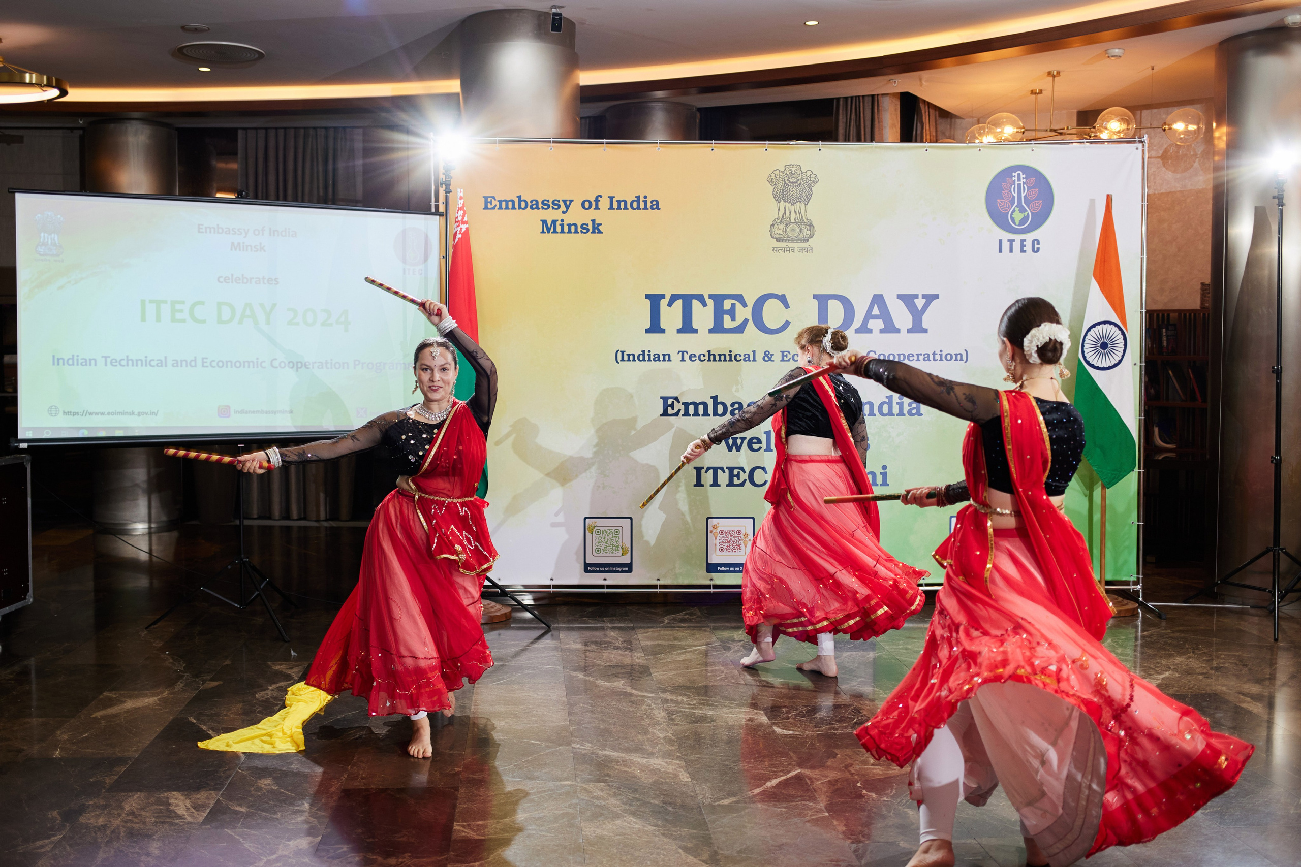 Посольство Индии. Свадебная, репортажная фотосъемка и видеосъемка в Минске. Илья и Юлия Ширмановы. Фотограф | Видеограф | Минск