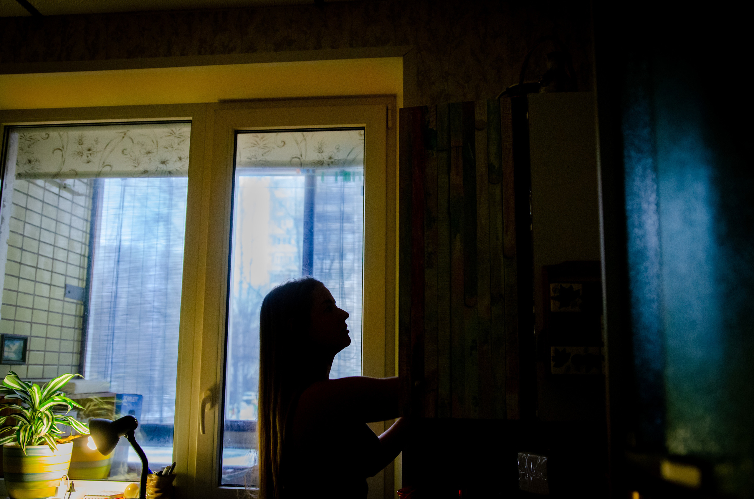 Вероника, мама Ирина, Сиба-ину Тери, Мэйн-кун Лео. Annaalyoshicheva.ru детский и семейный лайфстайл Lifestyle фотограф