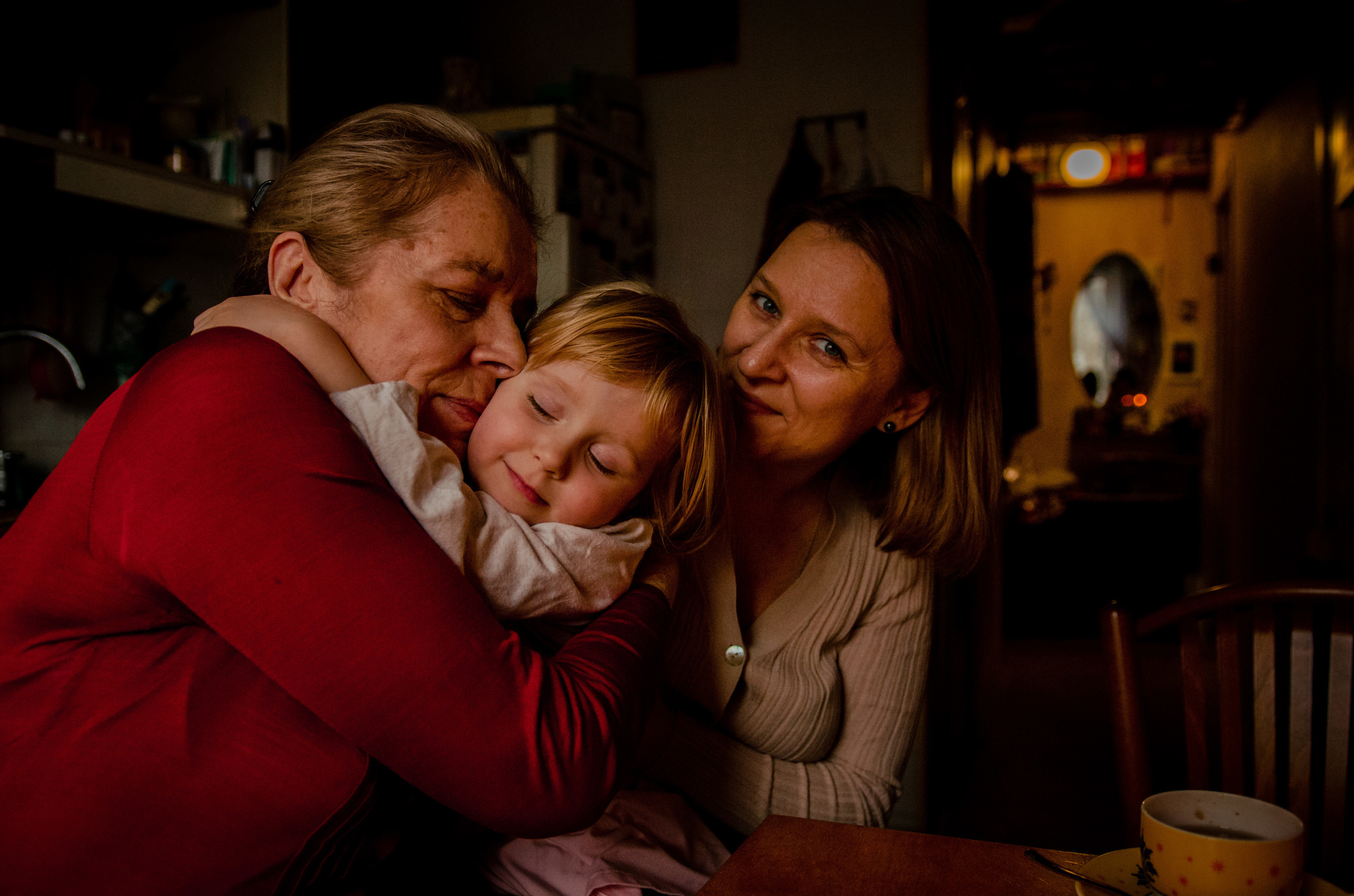 Натусик, Настя, Дима, Татьяна Георгиевна и кот Бежик. Annaalyoshicheva.ru детский и семейный лайфстайл Lifestyle фотограф