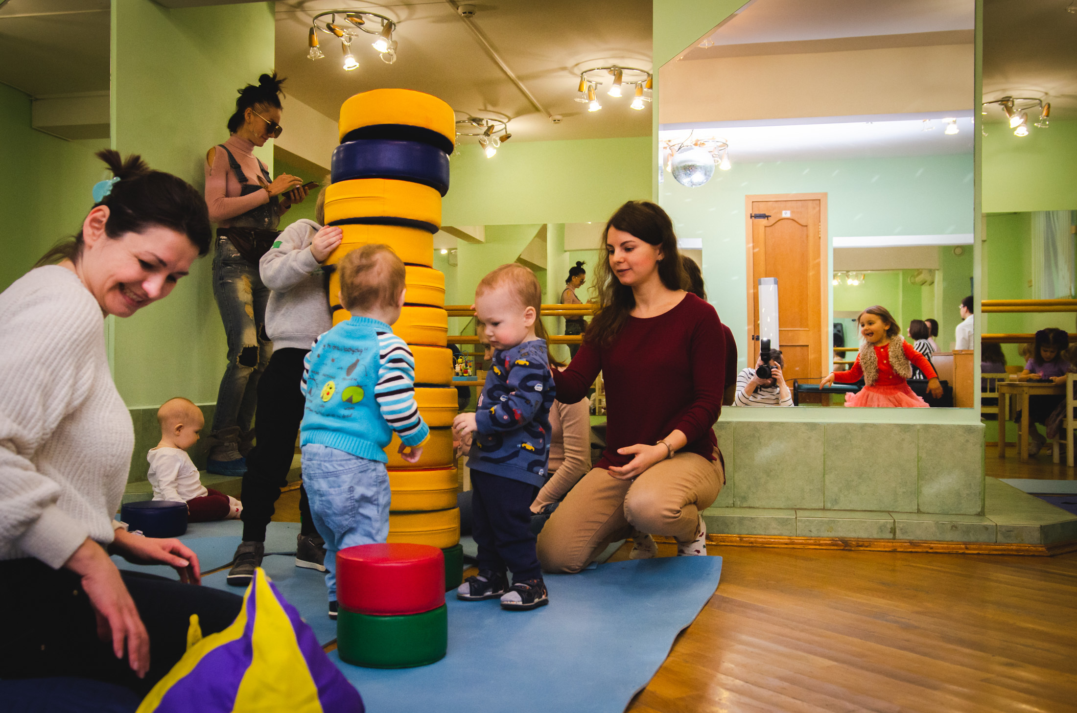 Детский концерт. Annaalyoshicheva.ru детский и семейный лайфстайл Lifestyle фотограф