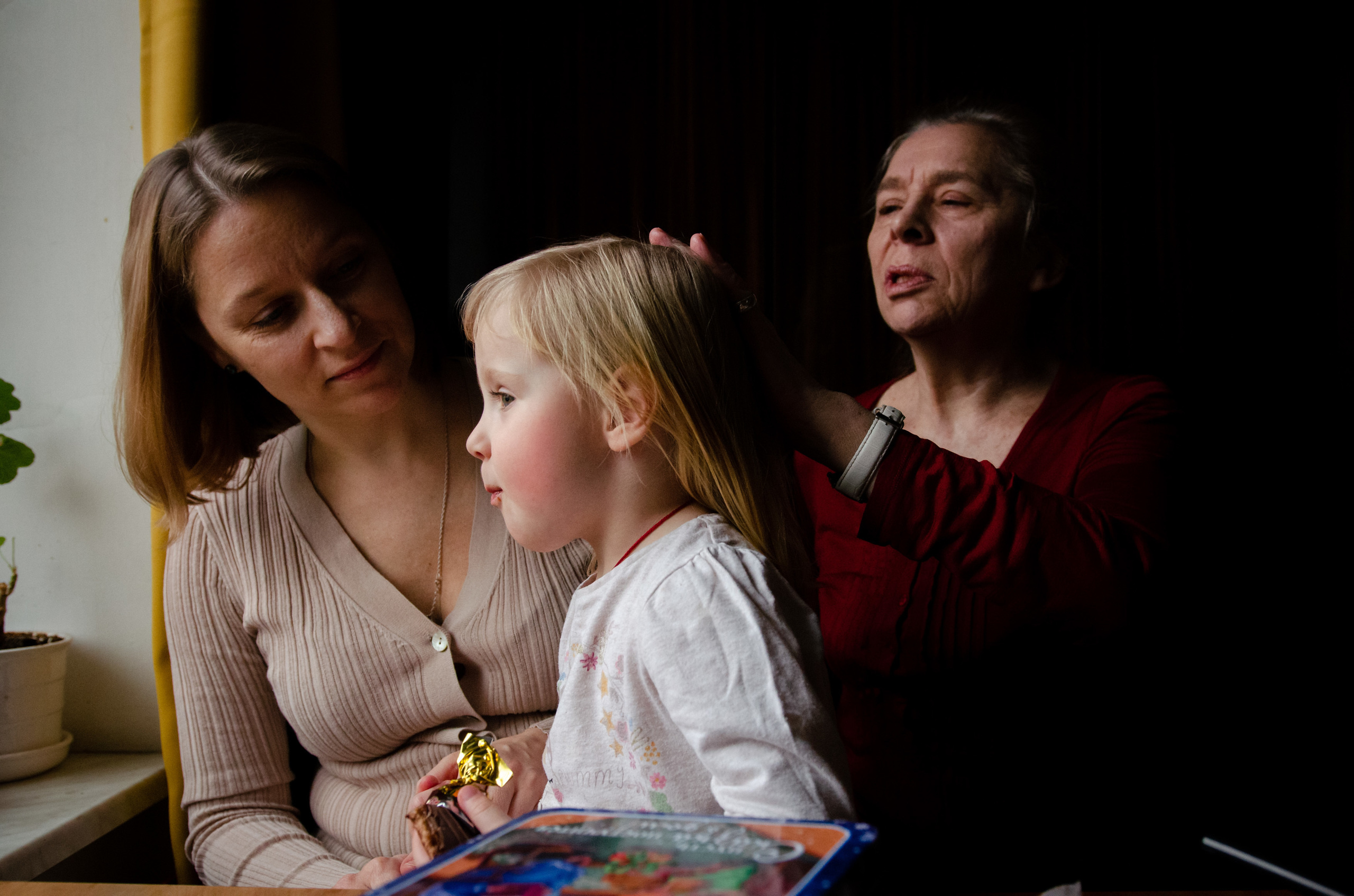 Натусик, Настя, Дима, Татьяна Георгиевна и кот Бежик. Annaalyoshicheva.ru детский и семейный лайфстайл Lifestyle фотограф