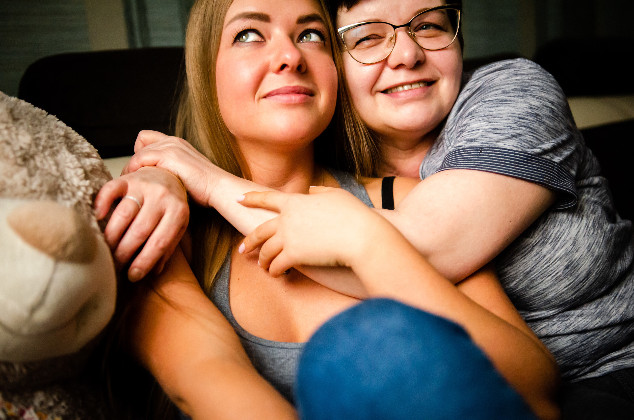 Вероника, мама Ирина, Сиба-ину Тери, Мэйн-кун Лео. Annaalyoshicheva.ru детский и семейный лайфстайл Lifestyle фотограф