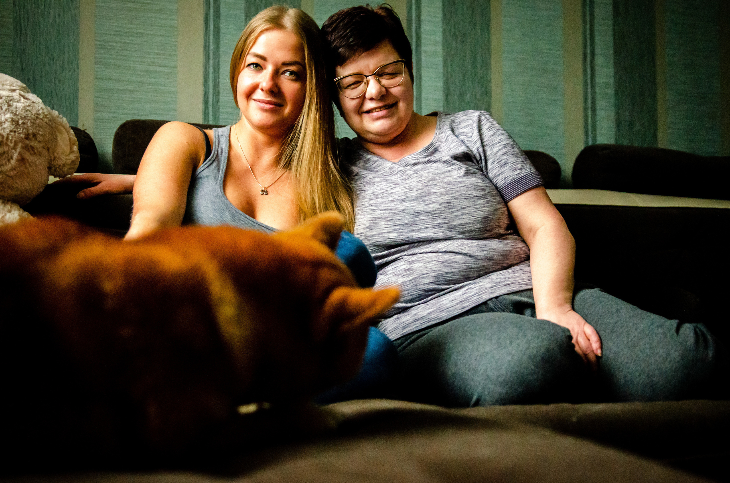 Вероника, мама Ирина, Сиба-ину Тери, Мэйн-кун Лео. Annaalyoshicheva.ru детский и семейный лайфстайл Lifestyle фотограф