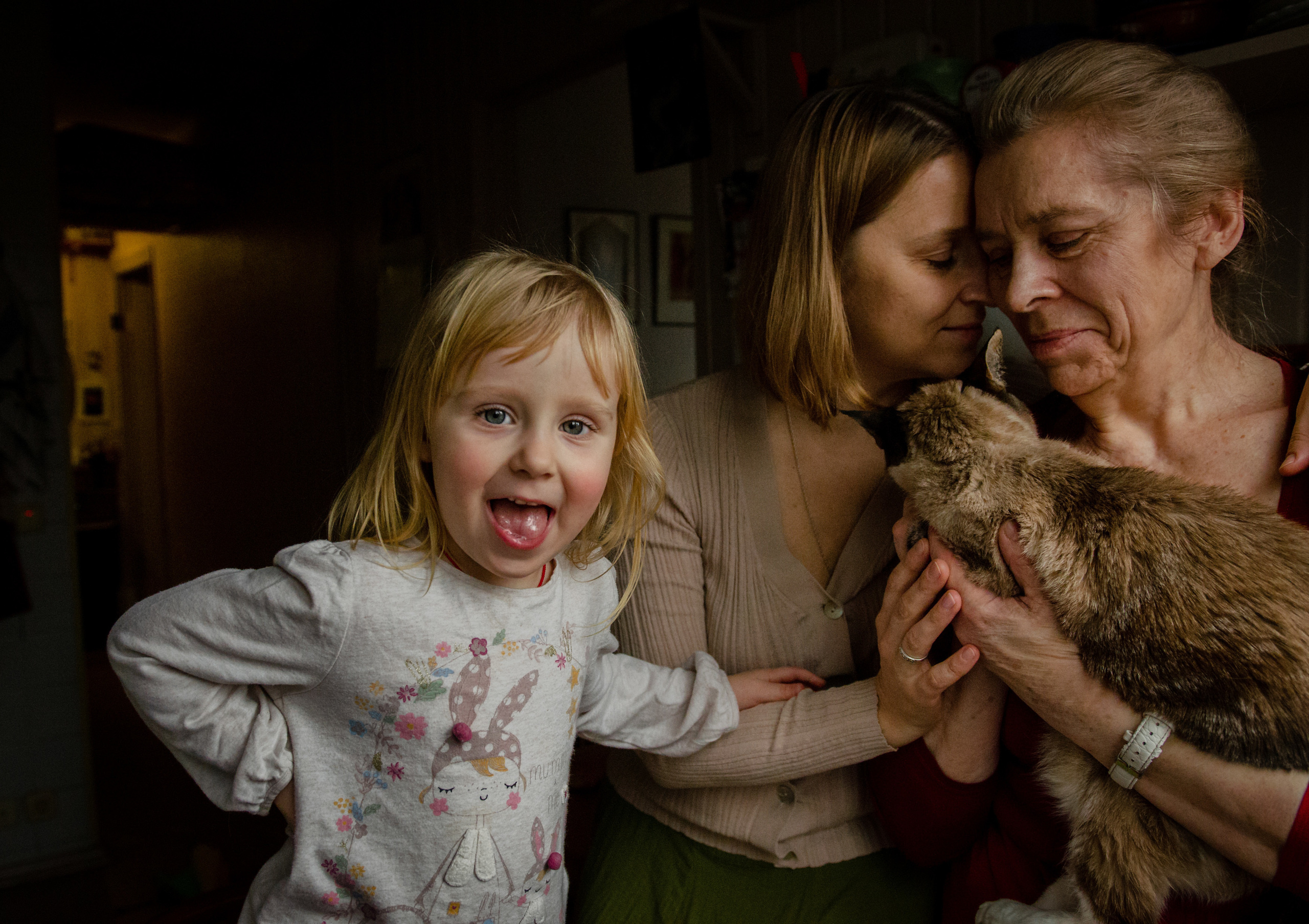 Натусик, Настя, Дима, Татьяна Георгиевна и кот Бежик. Annaalyoshicheva.ru детский и семейный лайфстайл Lifestyle фотограф