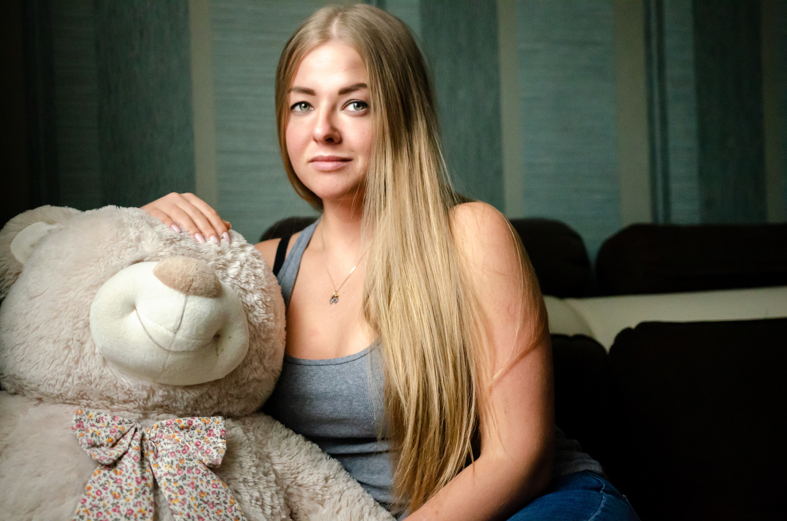 Вероника, мама Ирина, Сиба-ину Тери, Мэйн-кун Лео. Annaalyoshicheva.ru детский и семейный лайфстайл Lifestyle фотограф