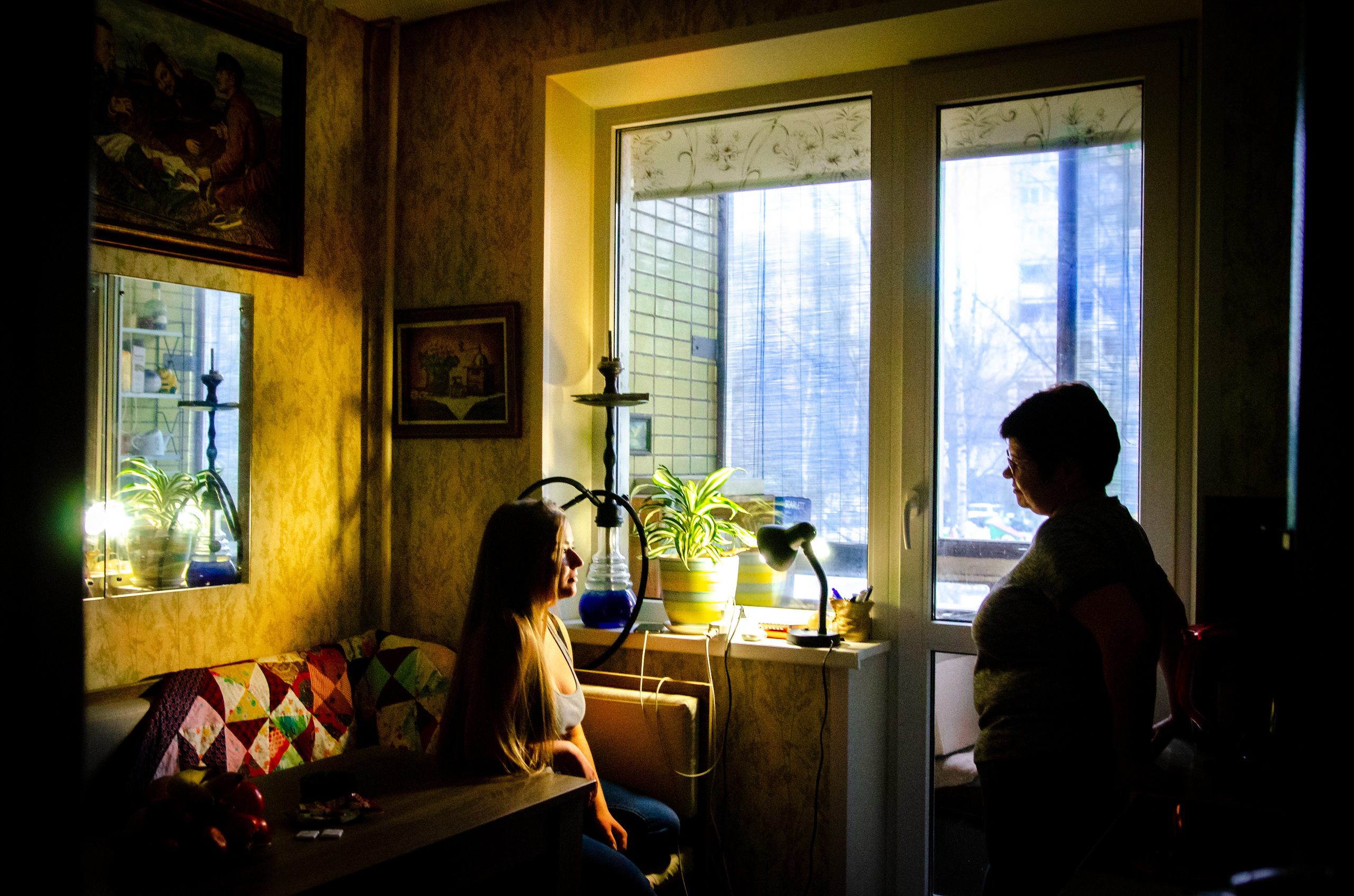 Вероника, мама Ирина, Сиба-ину Тери, Мэйн-кун Лео. Annaalyoshicheva.ru детский и семейный лайфстайл Lifestyle фотограф