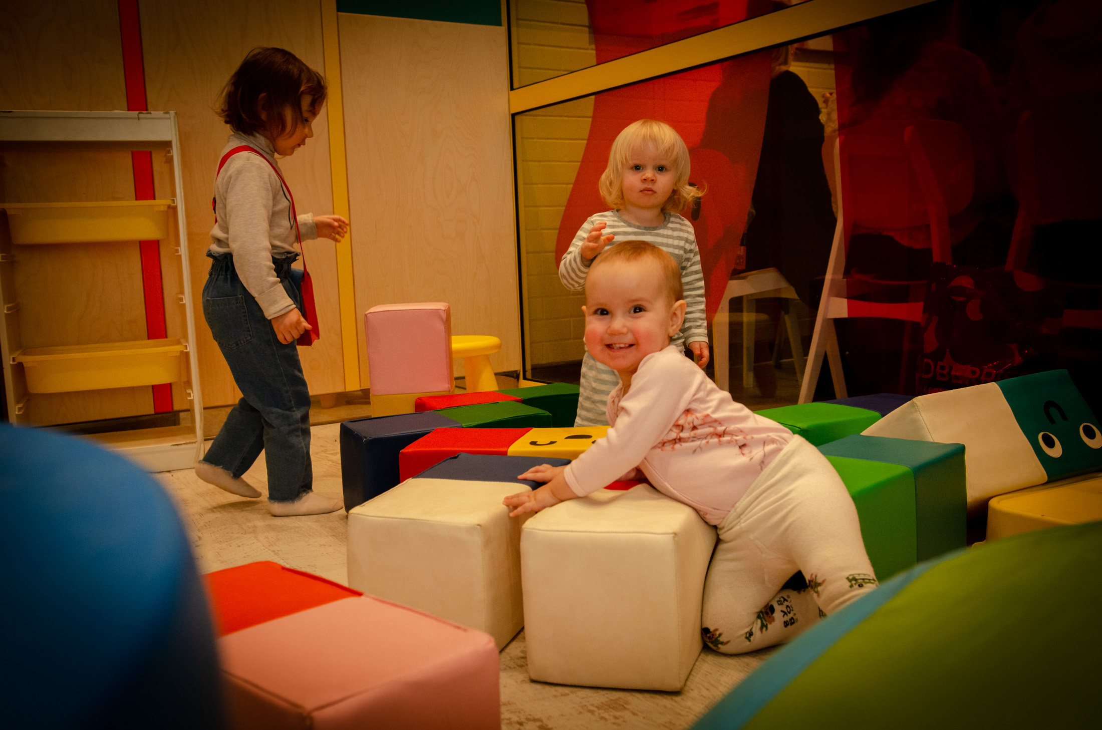 Игротека в ДоДО. Annaalyoshicheva.ru детский и семейный лайфстайл Lifestyle фотограф