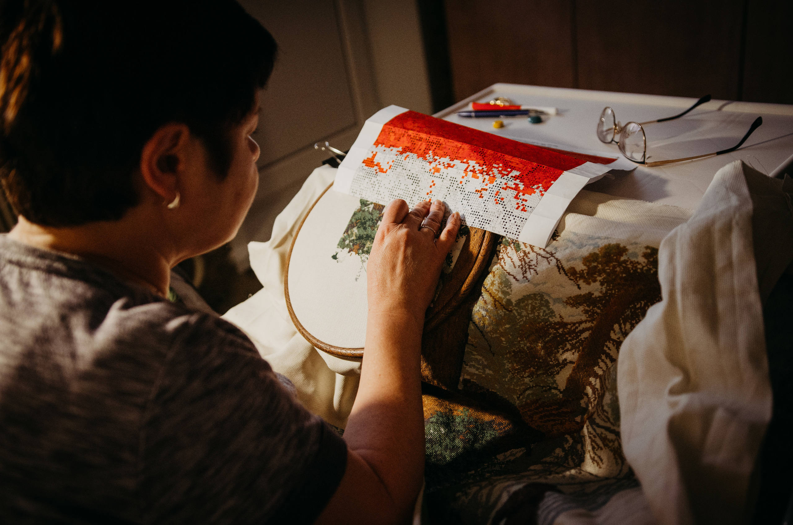 Вероника, мама Ирина, Сиба-ину Тери, Мэйн-кун Лео. Annaalyoshicheva.ru детский и семейный лайфстайл Lifestyle фотограф