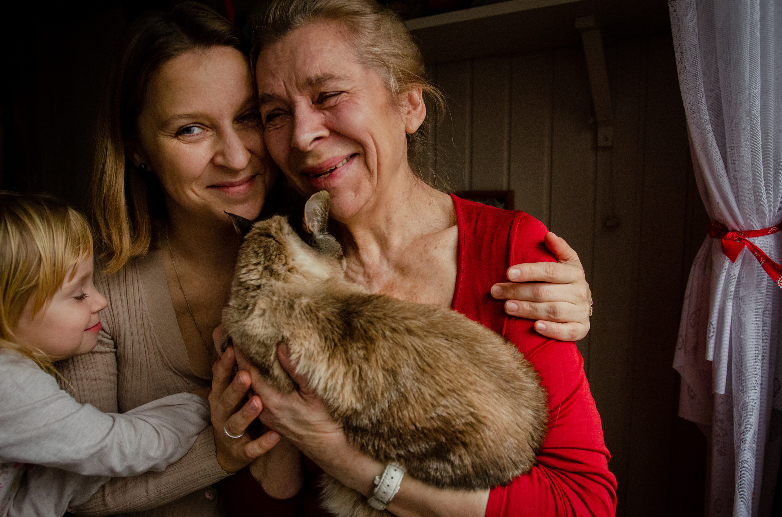 Натусик, Настя, Дима, Татьяна Георгиевна и кот Бежик. Annaalyoshicheva.ru детский и семейный лайфстайл Lifestyle фотограф