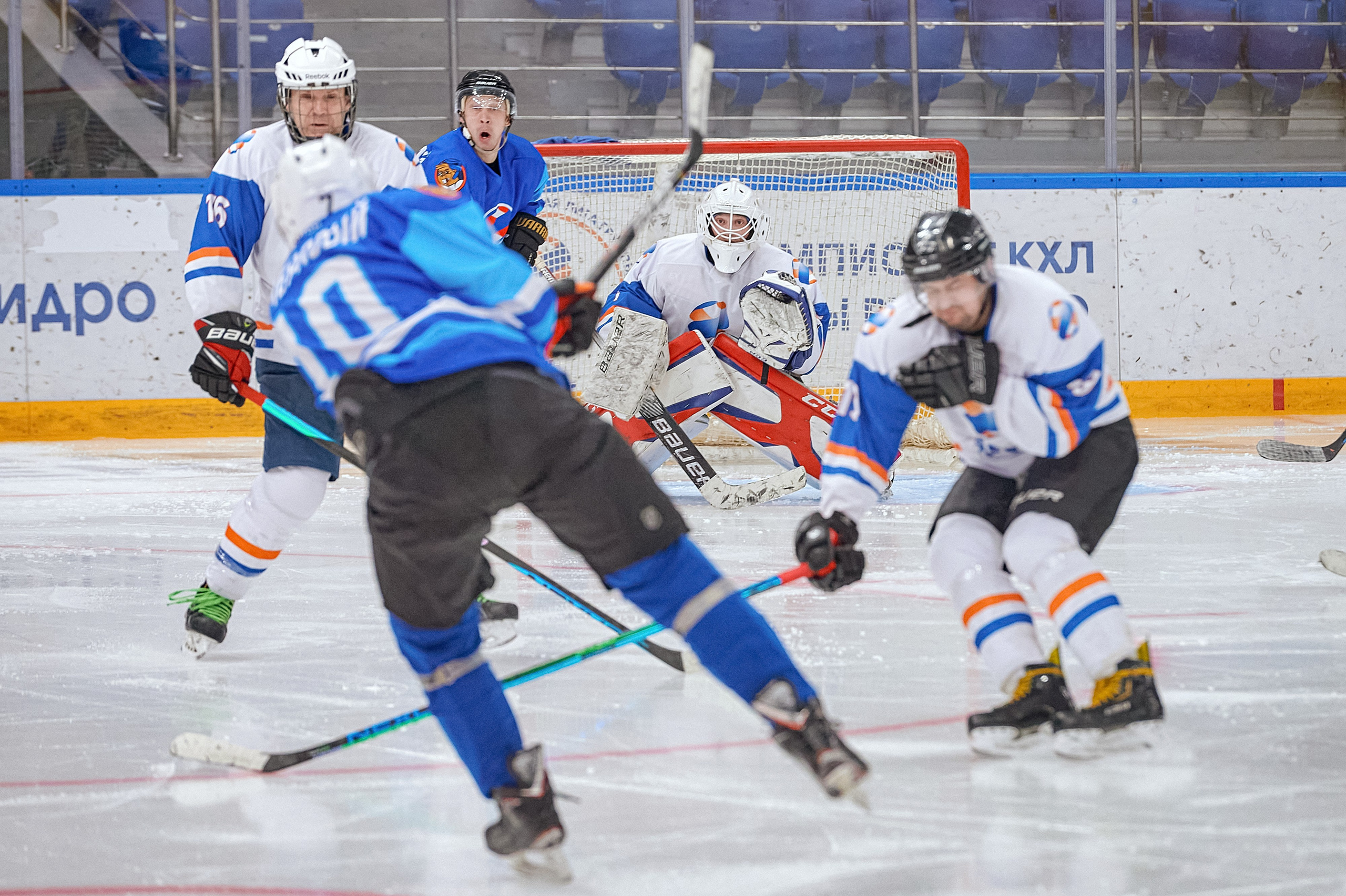 Портфолио репортажной фотосъёмки: Кристалл арена — Хоккей — РусГидро. Фотограф Яковлев Роман — Красноярск