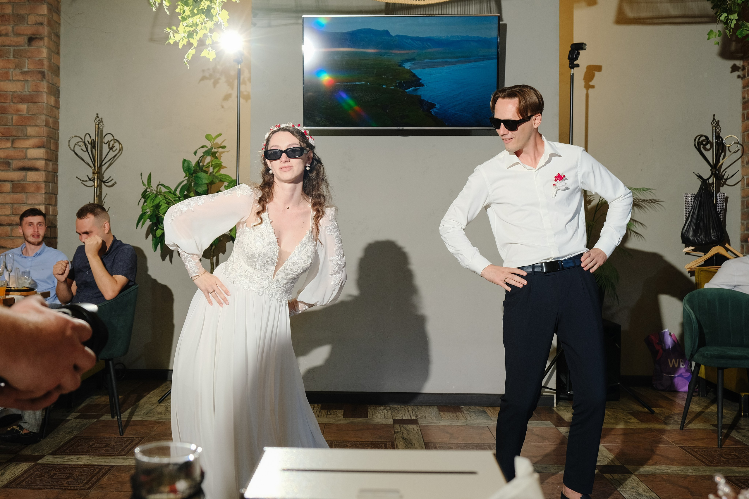 О+Д (ЗАГС, прогулка Центр и Парк Победы, банкет). Профессиональная фотосъемка в Крыму. Натуральные эмоции и живые кадры. Забронируйте дату прямо сейчас!