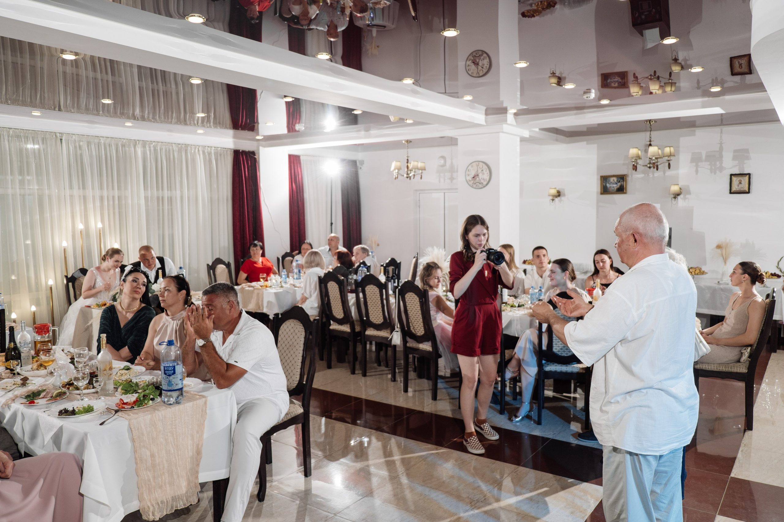 Свадебный ретопртаж. Профессиональная фотосъемка в Крыму. Натуральные эмоции и живые кадры. Забронируйте дату прямо сейчас!