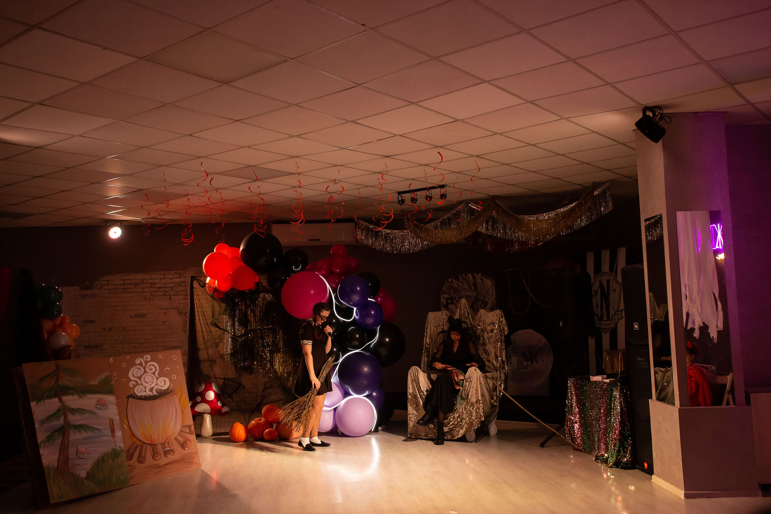 Верхом на помеле спектакль интерактивный. Семейный и детский фотограф Анна Петракова