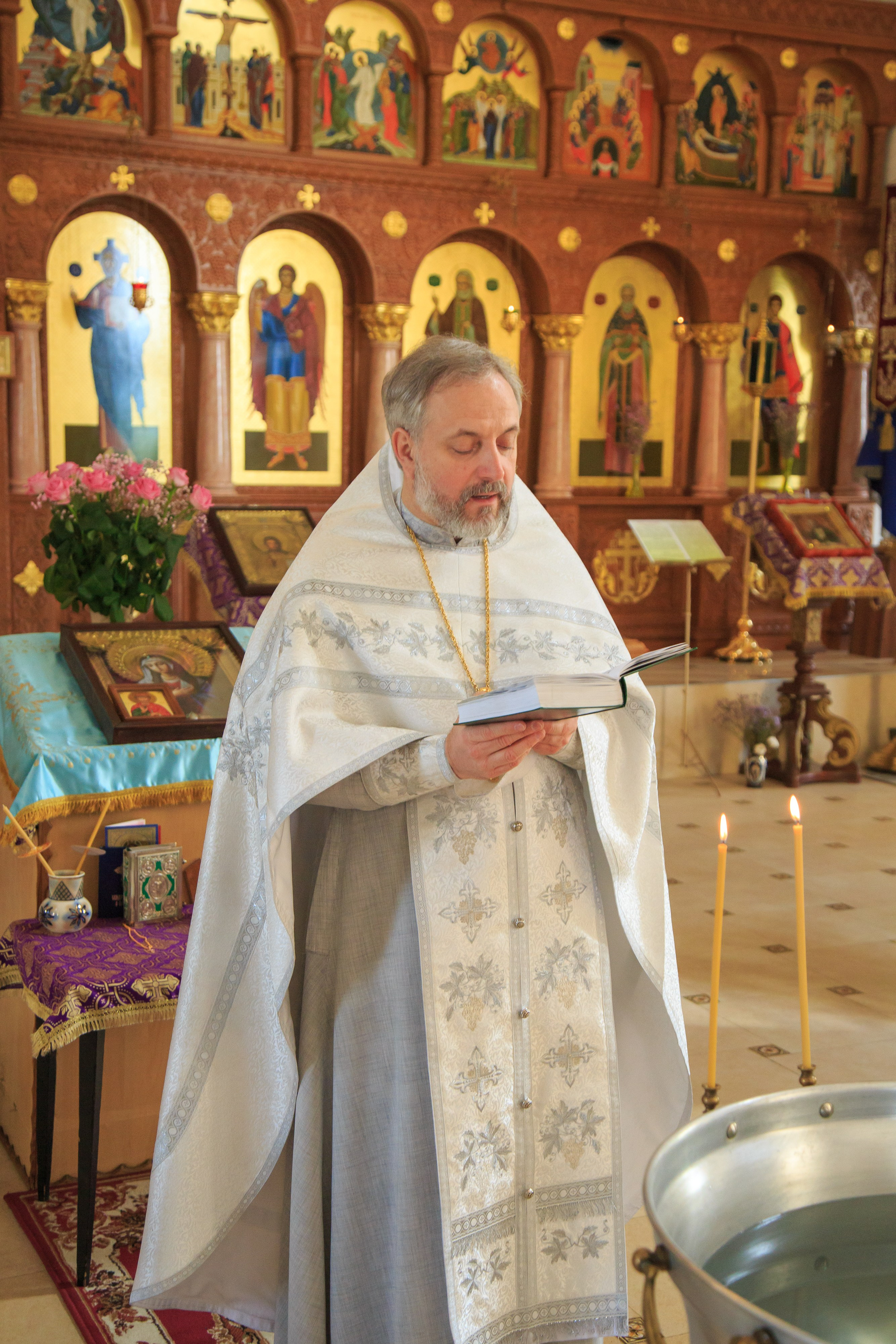 Фотосъёмка таинства крещения и крестин в городах Я фотограф снимающий венчания в городах Минеральные Воды, Пятигорск, Кисловодск, Ессентуки,. Репортажный и свадебный фотограф Пятигорск и КМВ