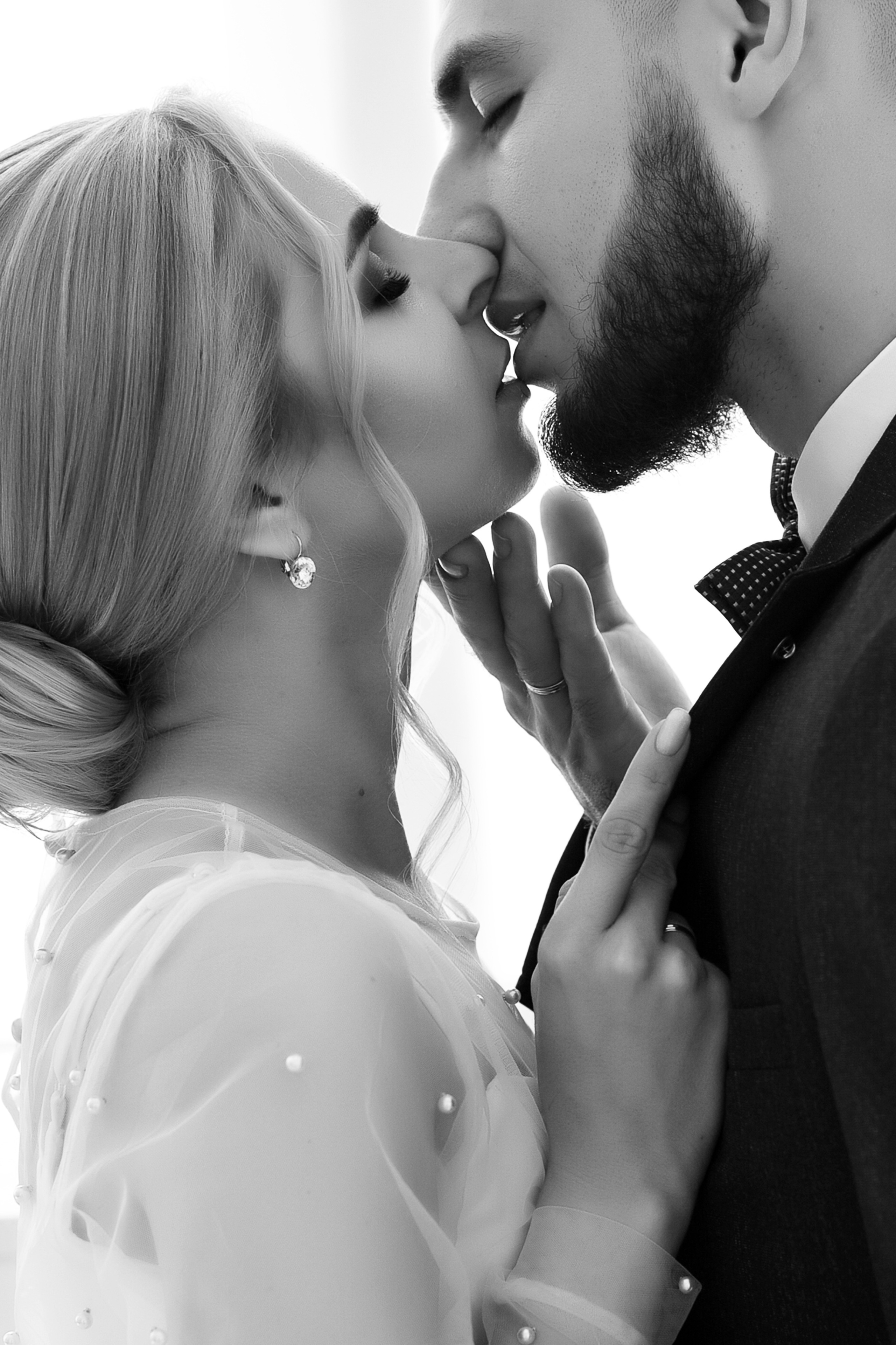 Небольшая чб серия со свадьбы Алесея и Полины. Свадебный, семейный, детский, контент фотограф в Омске Максим Ильин