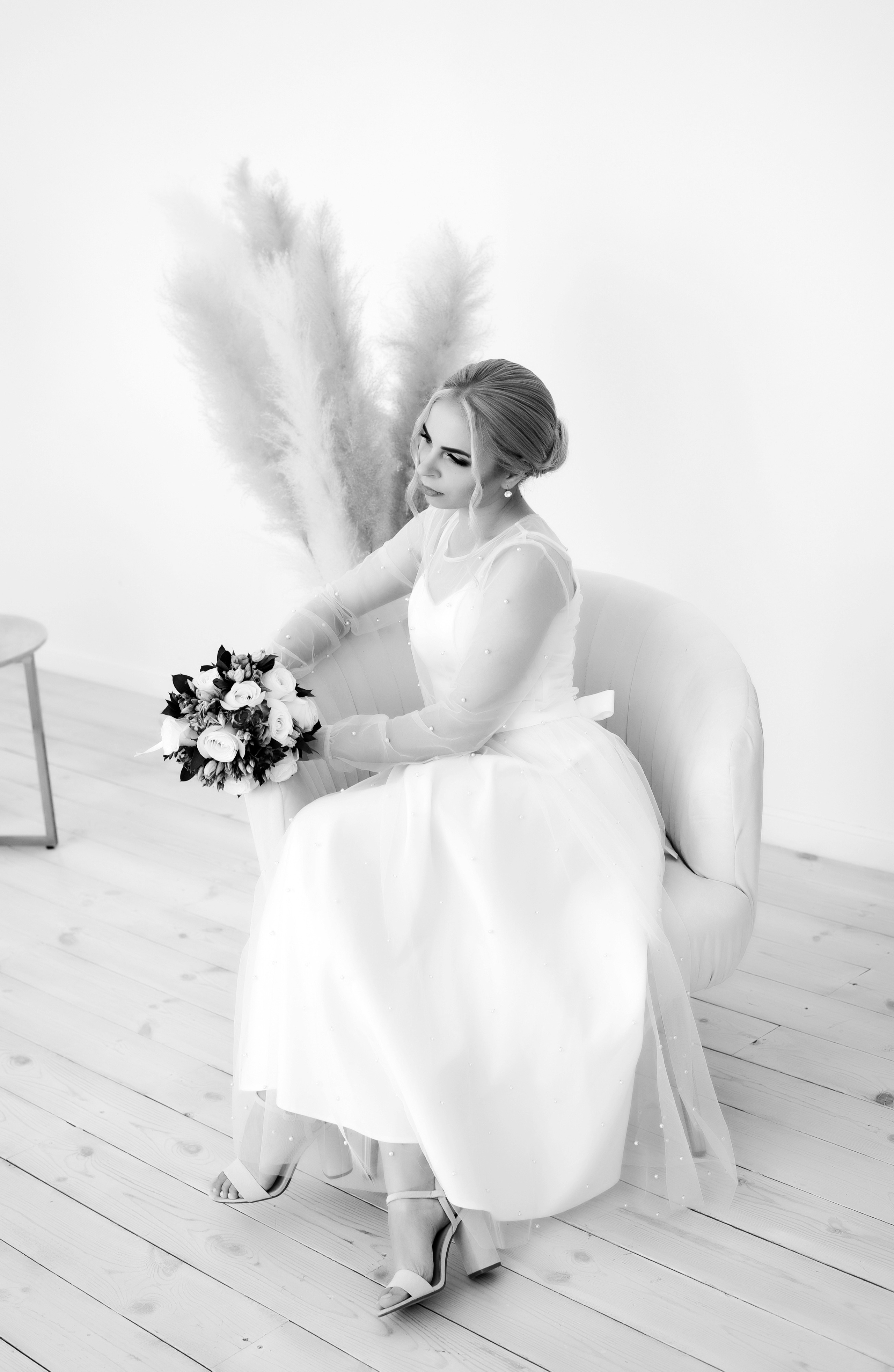 Небольшая чб серия со свадьбы Алесея и Полины. Свадебный, семейный, детский, контент фотограф в Омске Максим Ильин