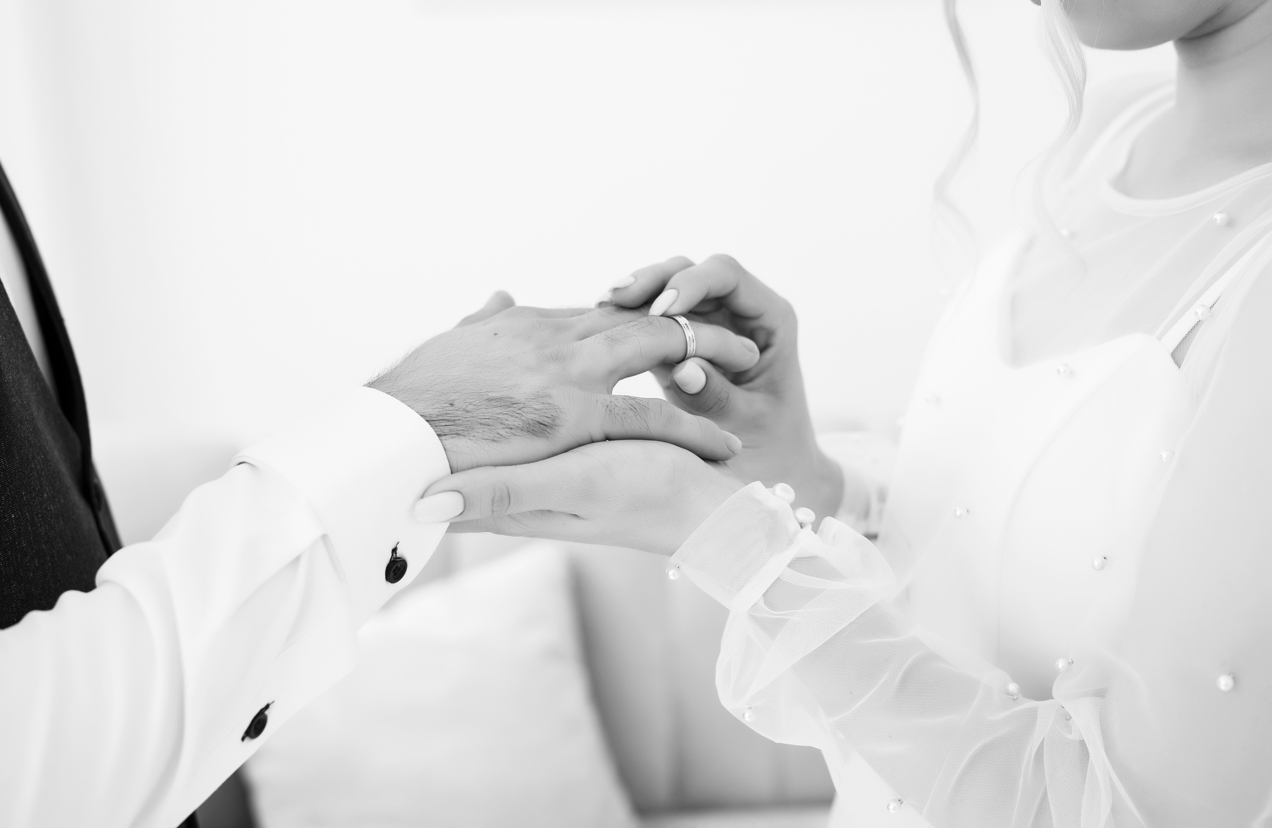 Небольшая чб серия со свадьбы Алесея и Полины. Свадебный, семейный, детский, контент фотограф в Омске Максим Ильин