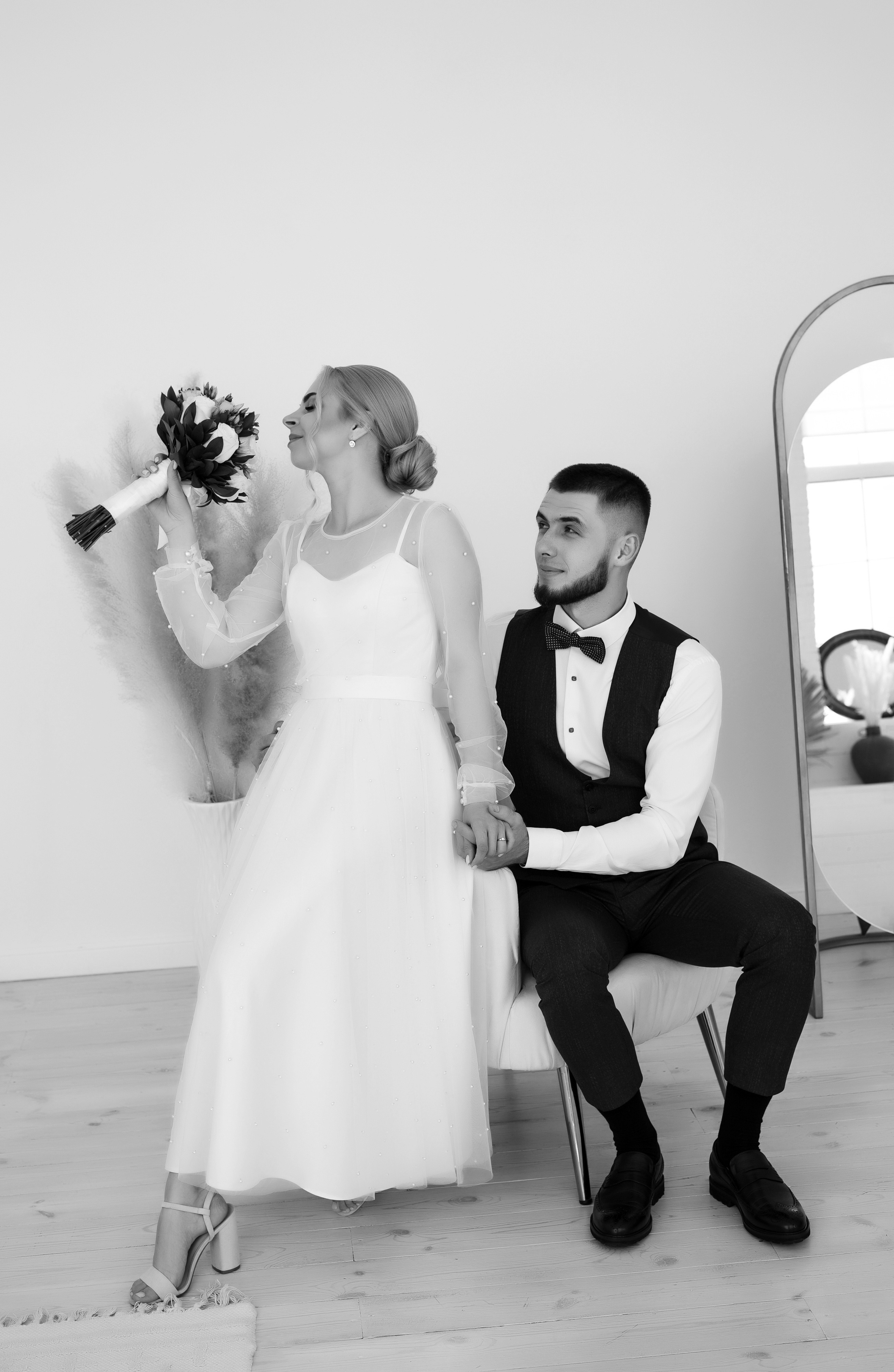 Небольшая чб серия со свадьбы Алесея и Полины. Свадебный, семейный, детский, контент фотограф в Омске Максим Ильин