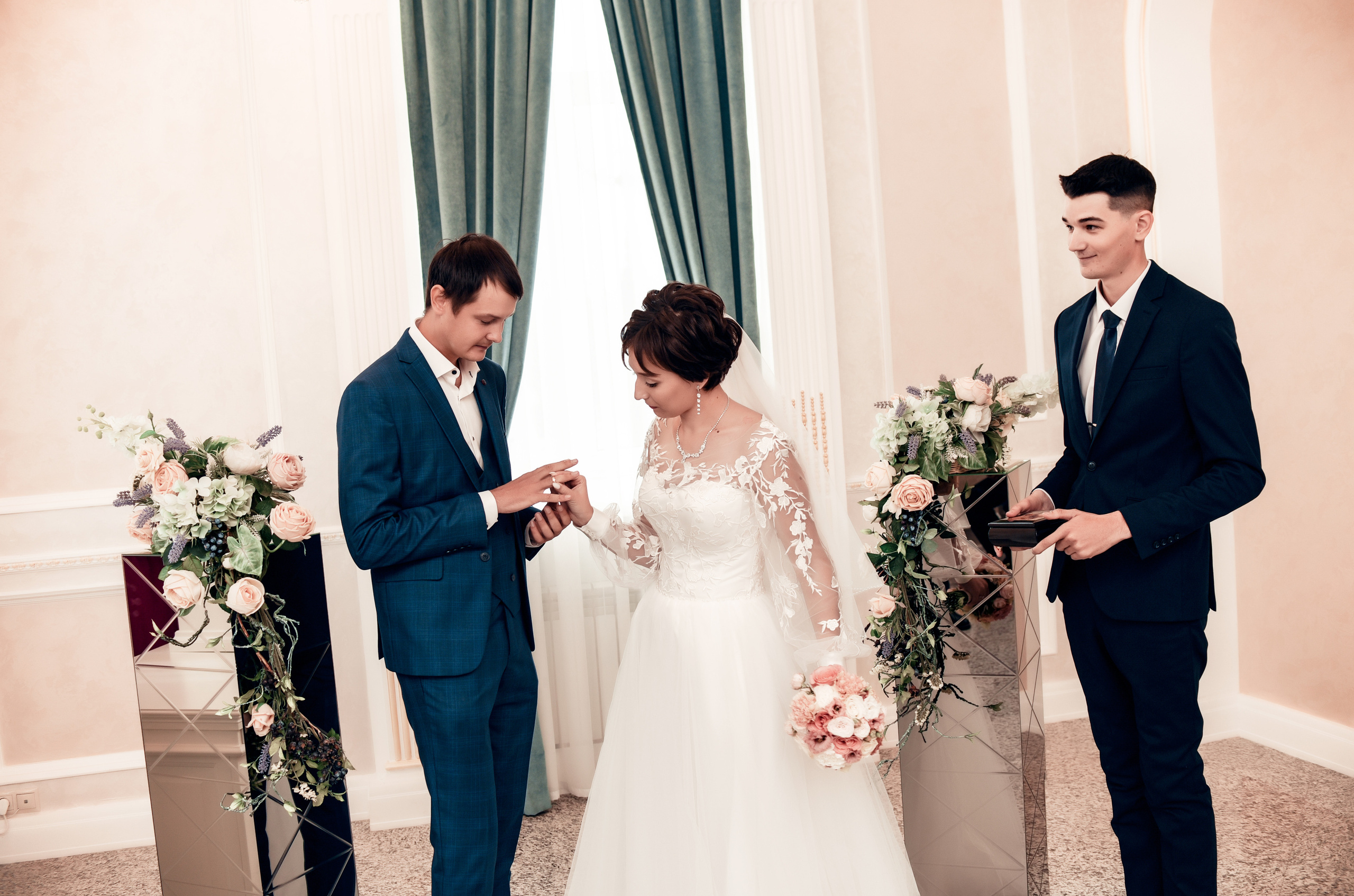 Леша и Даша и их свадебный день. Свадебный, семейный, детский, контент фотограф в Омске Максим Ильин