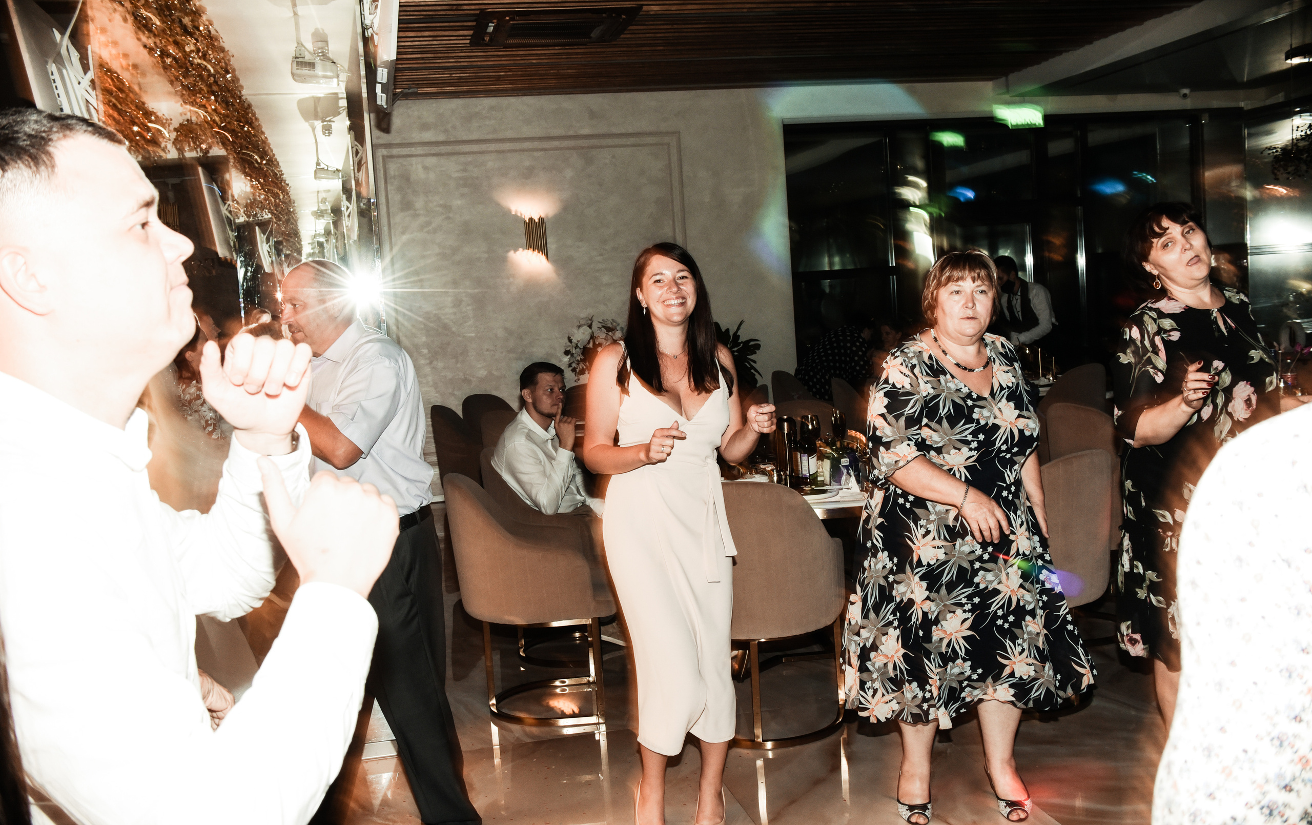 Свадебный день Ильи и Насти. Свадебный, семейный, детский, контент фотограф в Омске Максим Ильин