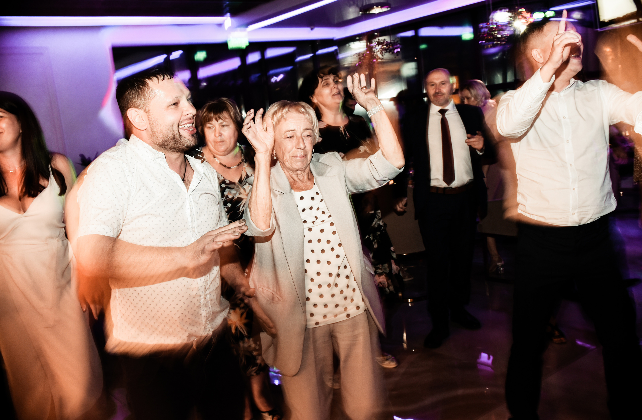 Свадебный день Ильи и Насти. Свадебный, семейный, детский, контент фотограф в Омске Максим Ильин