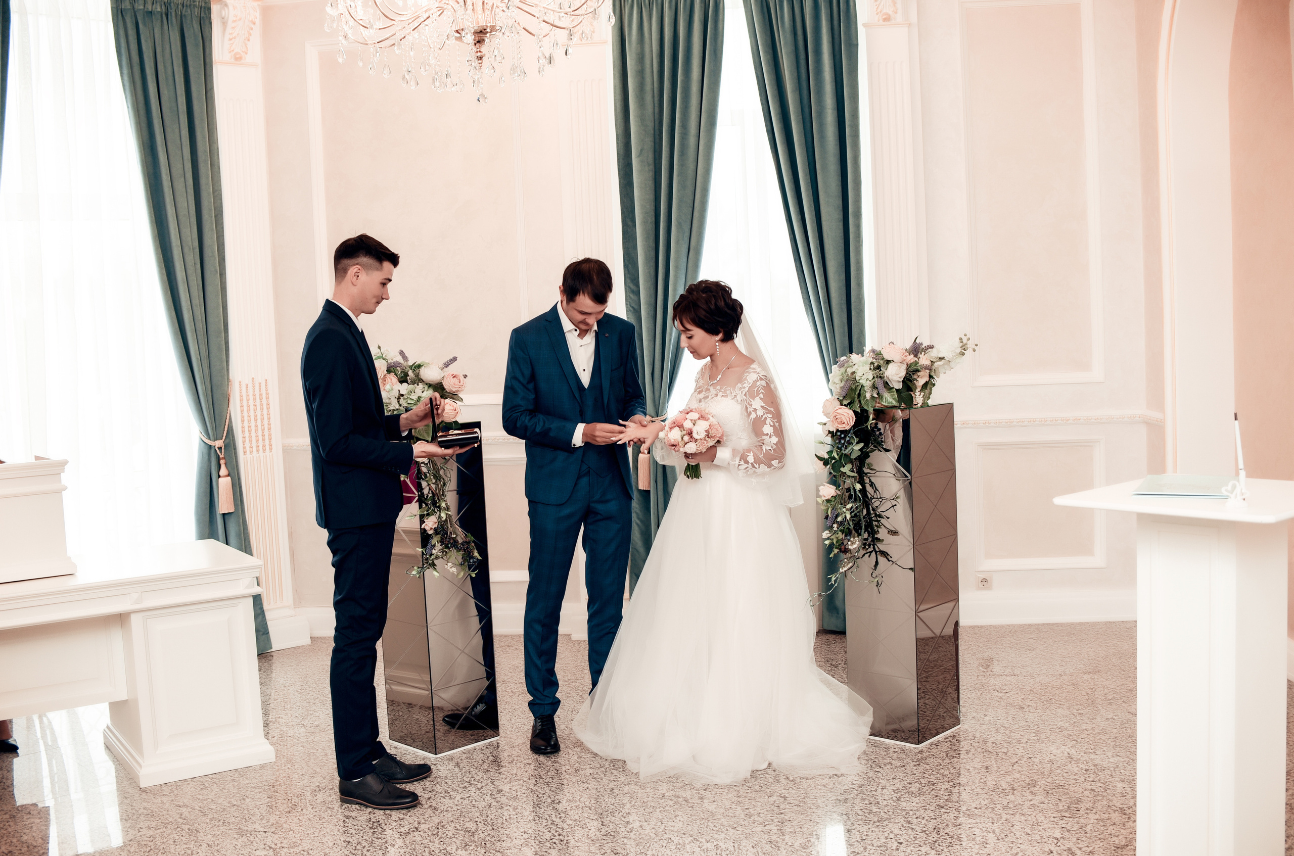 Леша и Даша и их свадебный день. Свадебный, семейный, детский, контент фотограф в Омске Максим Ильин