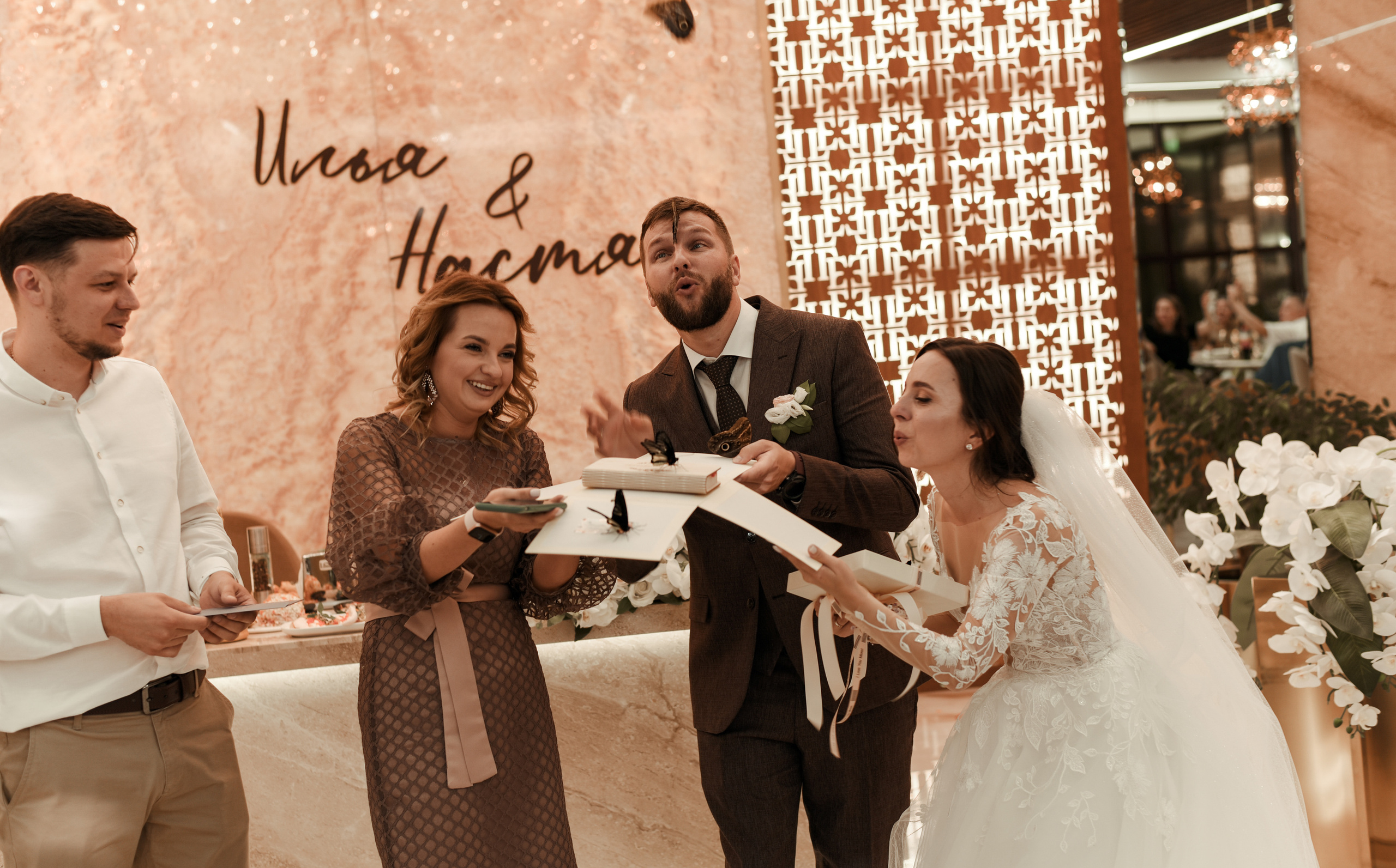 Свадебный день Ильи и Насти. Свадебный, семейный, детский, контент фотограф в Омске Максим Ильин