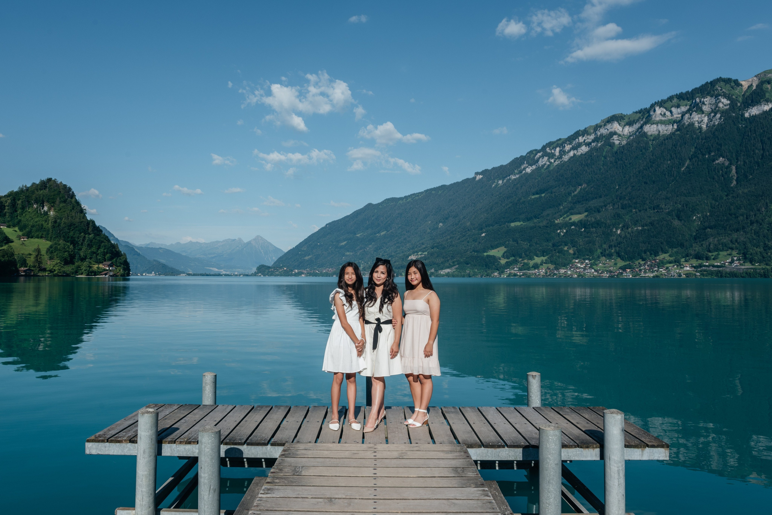 Jon, Michelle, Camille, Gabriel and Hannah (Iseltwald, Suisse). Photographe en Suisse et en Europe Anna Alekseenko