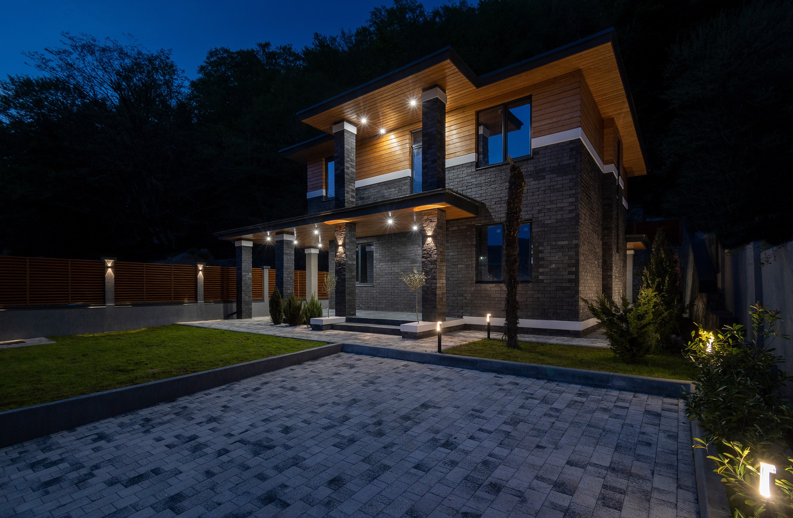 ночная фотосъемка освещения недвижимости в сочи