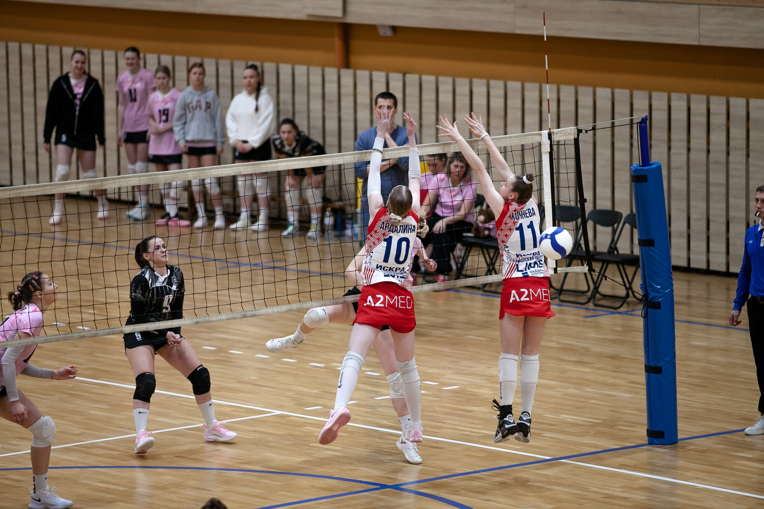 СШ11 — Искра / 1 игра. Фотография