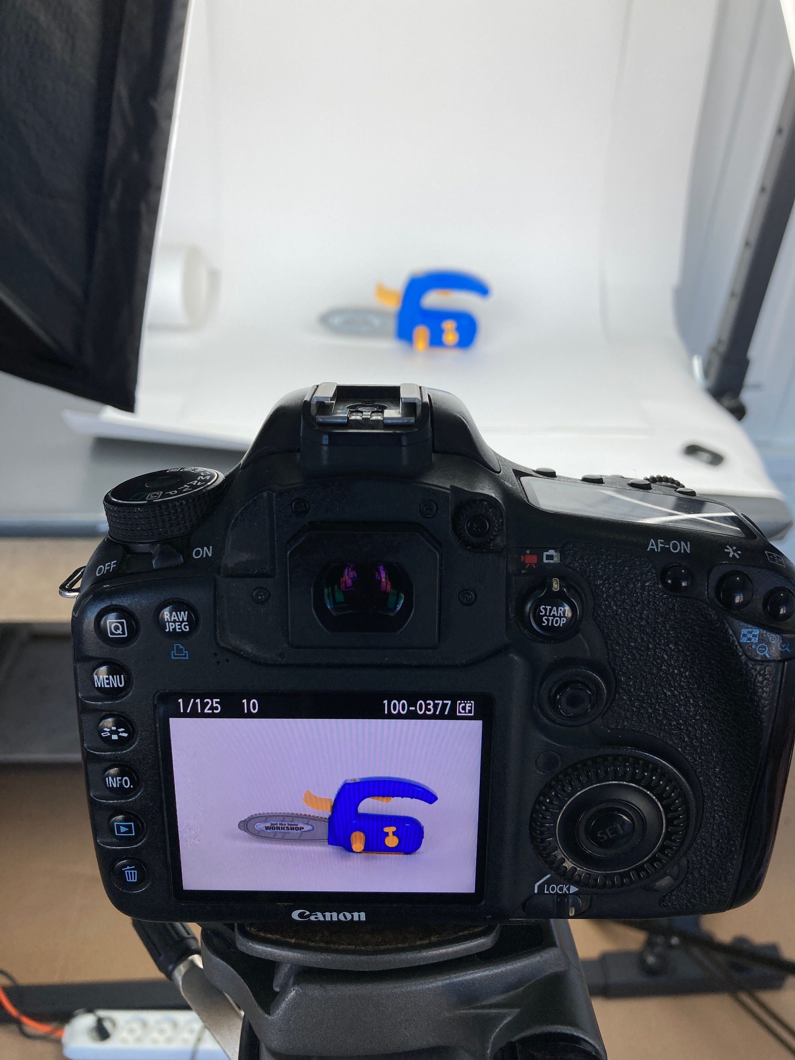 Backstage. Предметный фотограф в Симферополе Антон Катунин